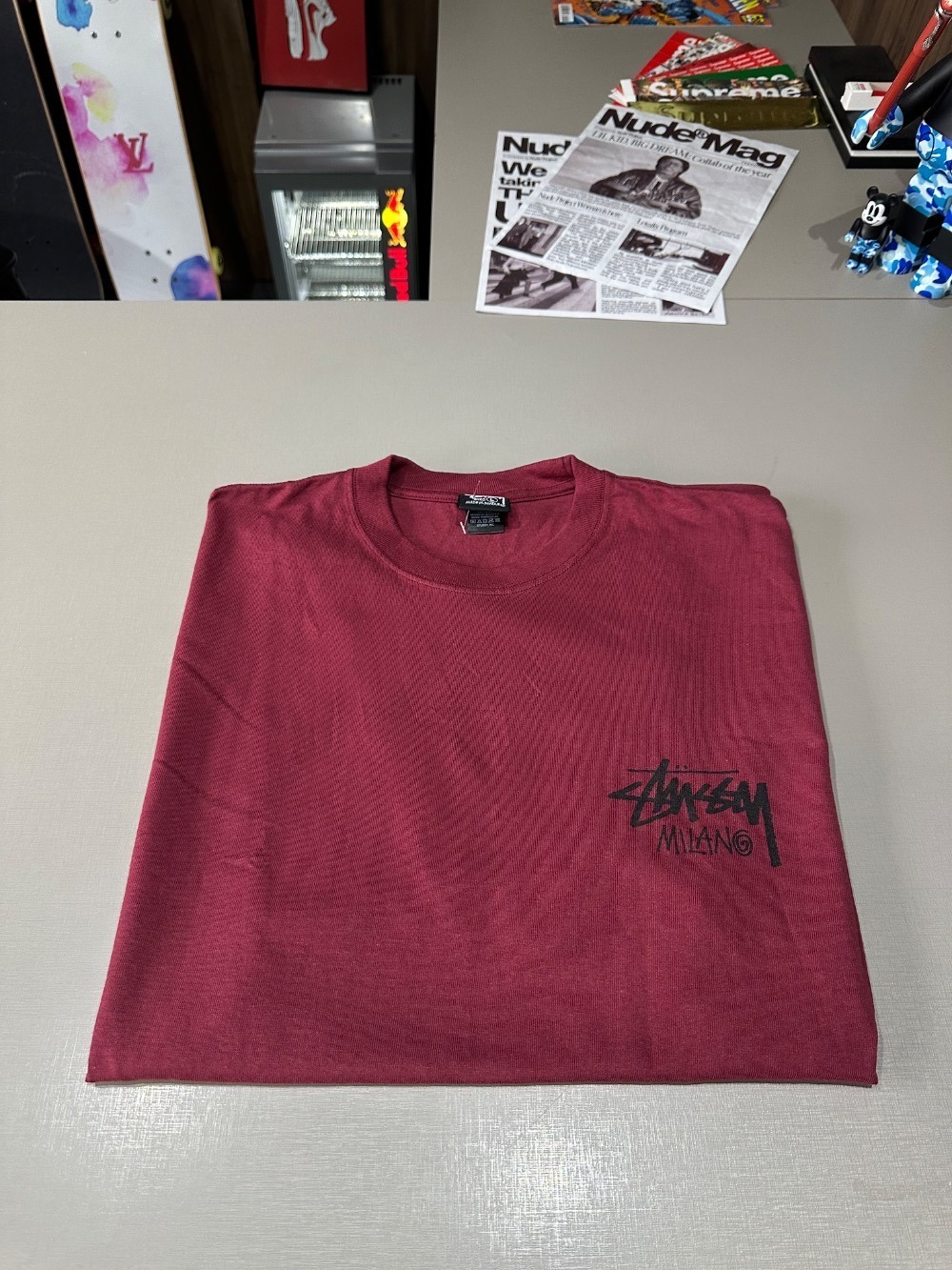 Camiseta Stussy Stock Milano Bordeaux — XG, Novo