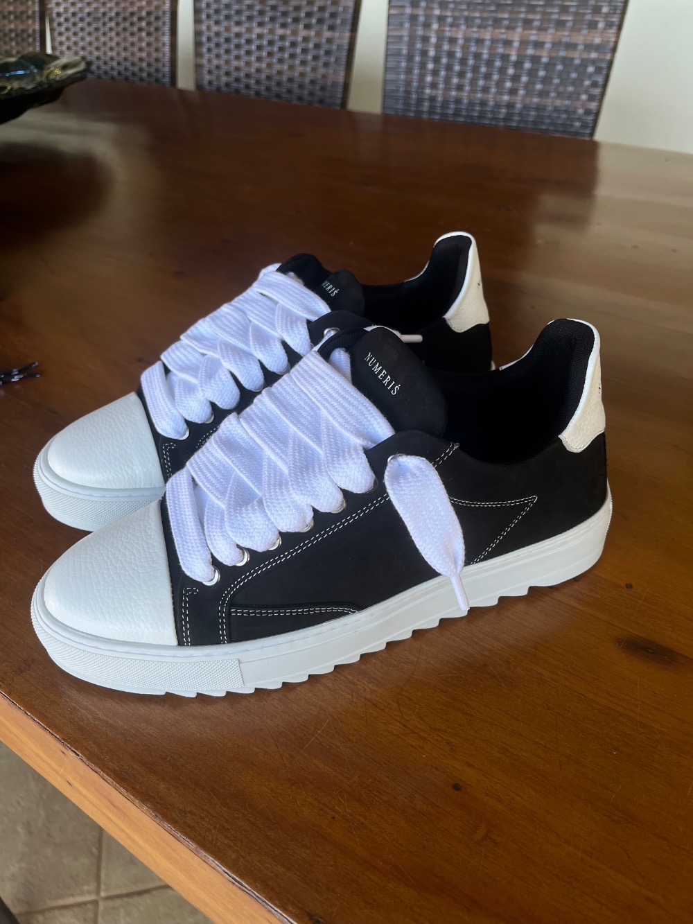 Numeriś Atelier Acrylic Leather Black