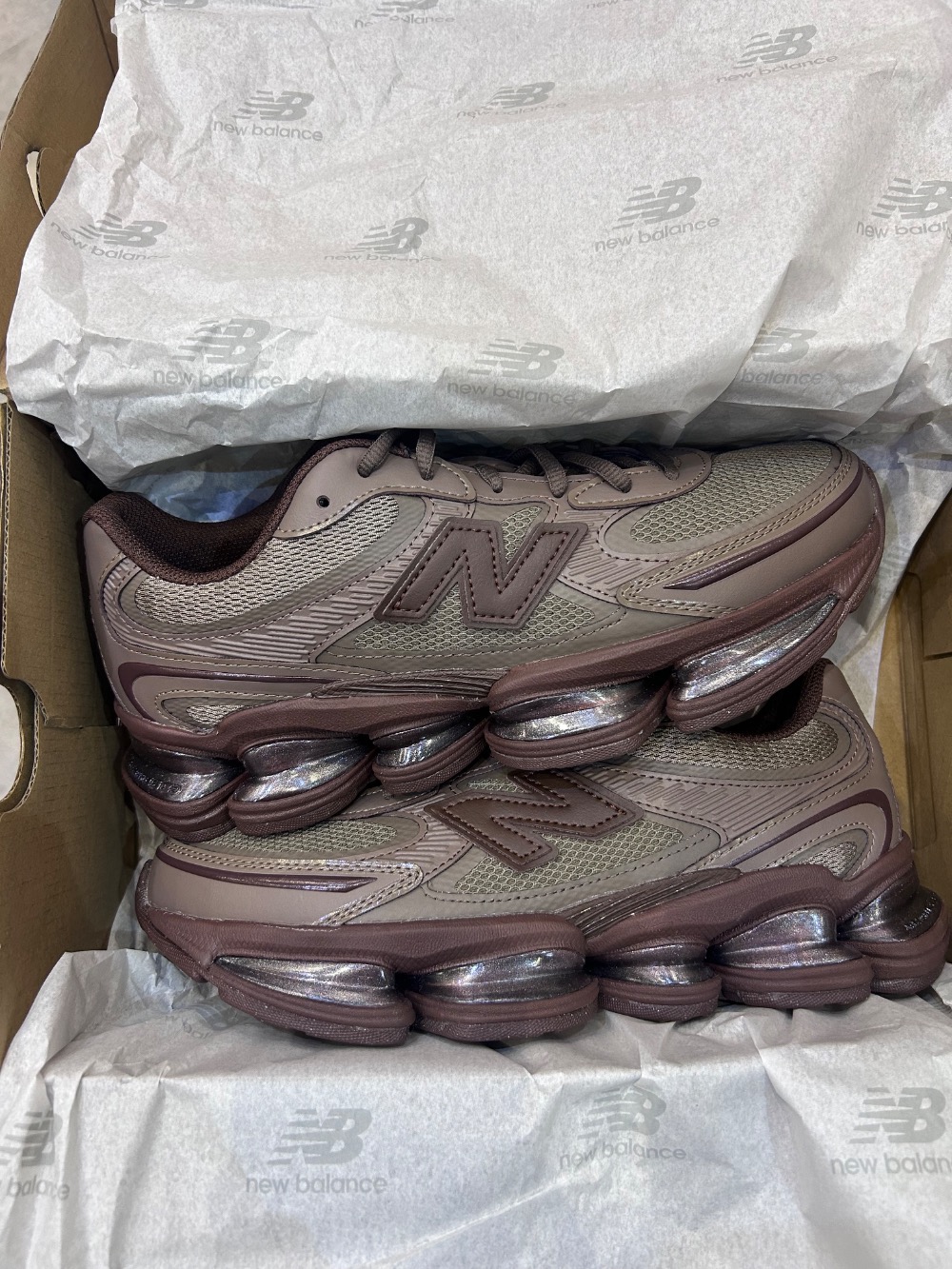 New Balance 2000 Thunder Brown