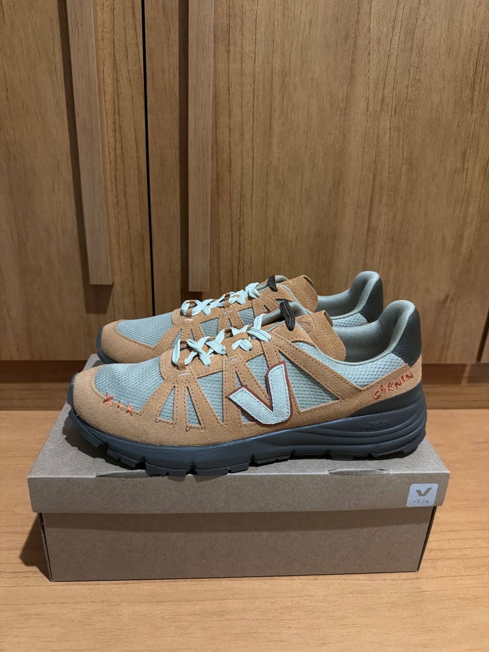Tênis VEJA X CARNAN UMBER