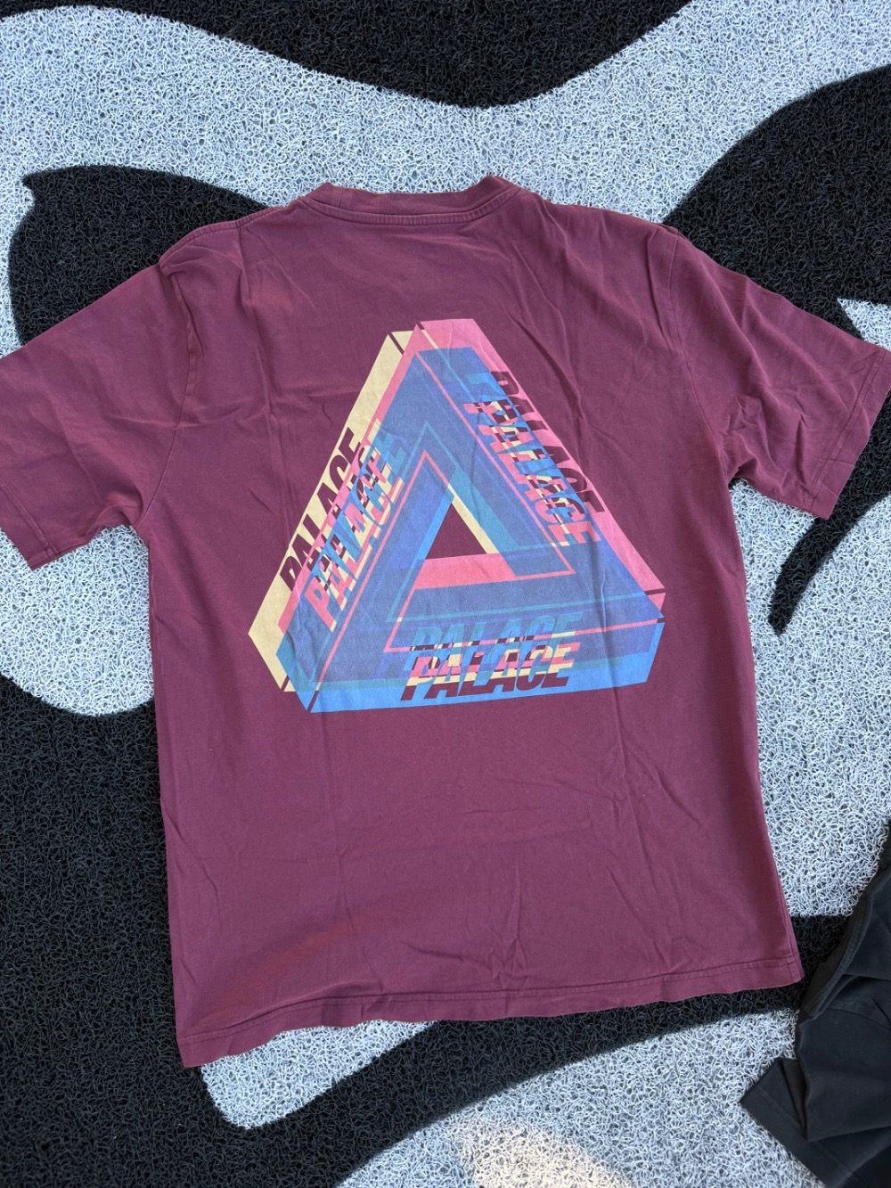 Palace skateboards Blur color tee burgundy