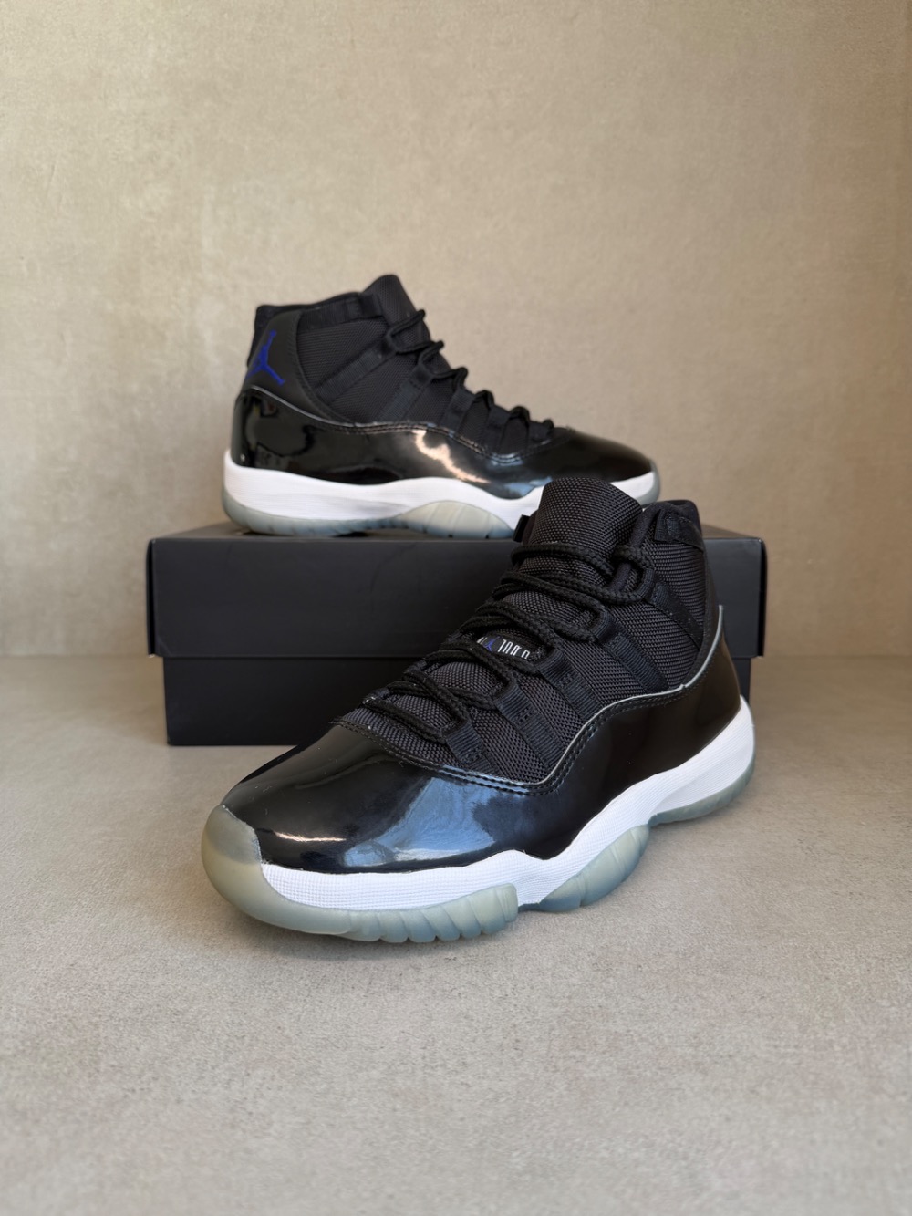Air Jordan 11 Space Jam