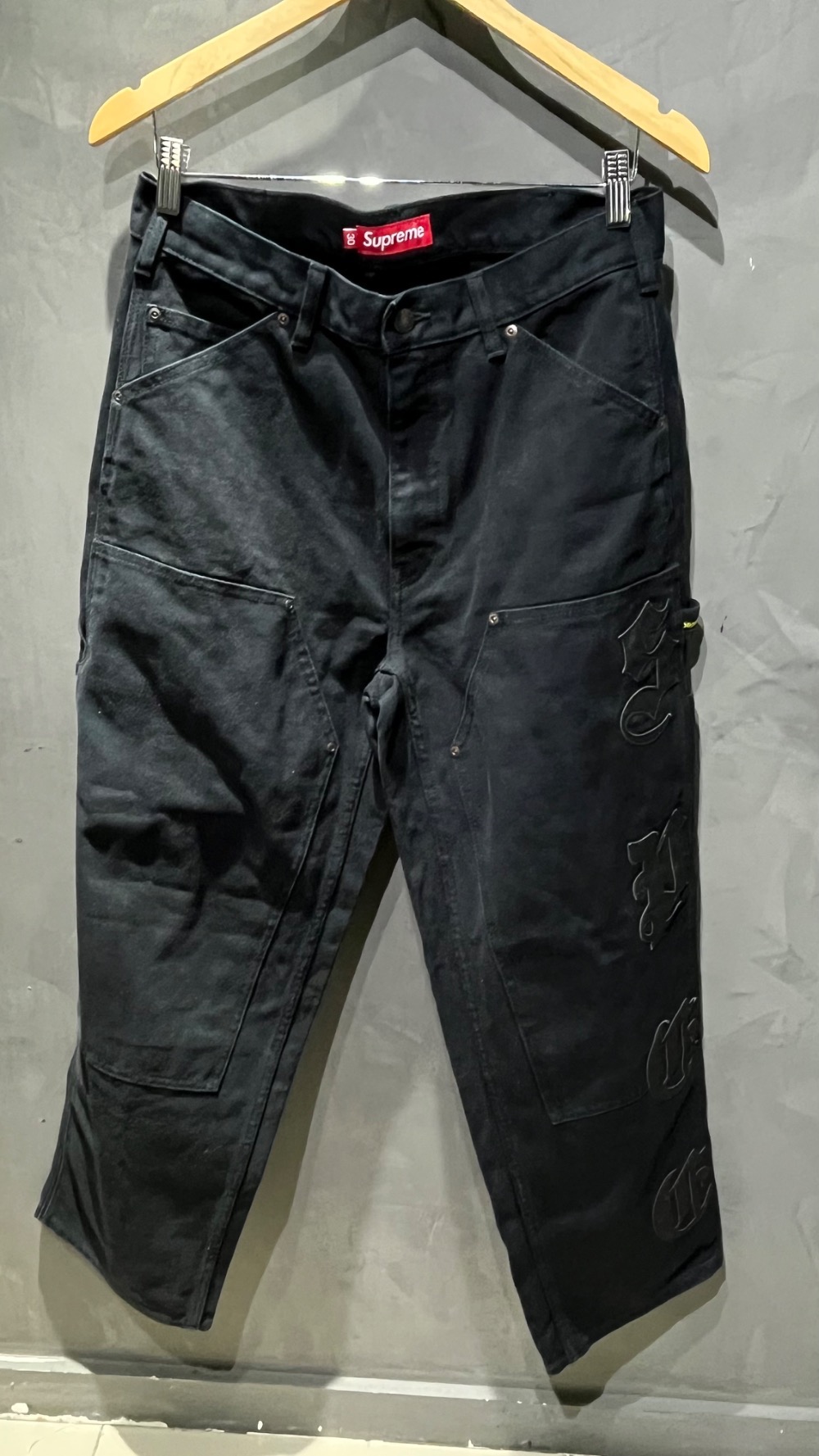 Calça Supreme Leather Appliqué Double Knee Painter Black FW26-W4