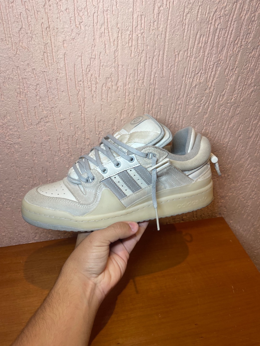 Bad Bunny x adidas Forum Buckle Low White — 41, Usado
