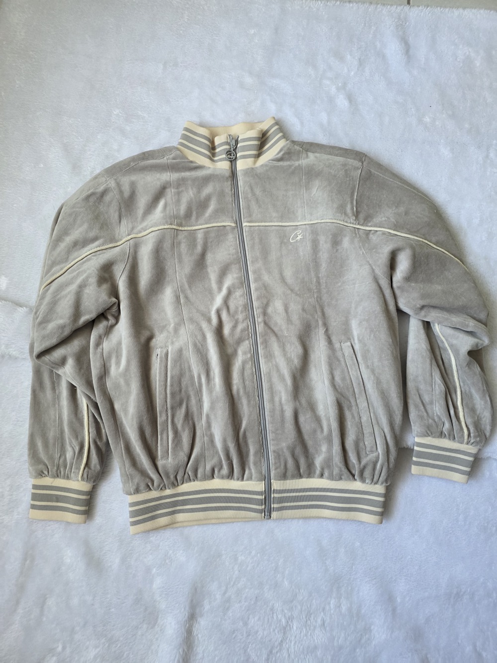 Calça Corteiz VVS Uptown Town Velour Track Grey