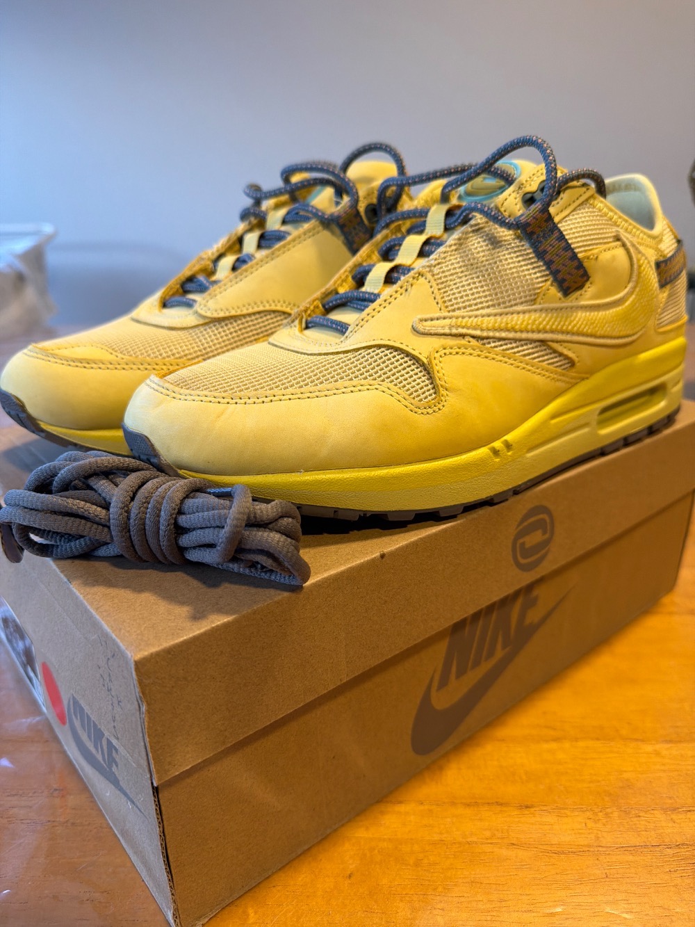 Travis Scott x Nike Air Max 1 Cactus Gold