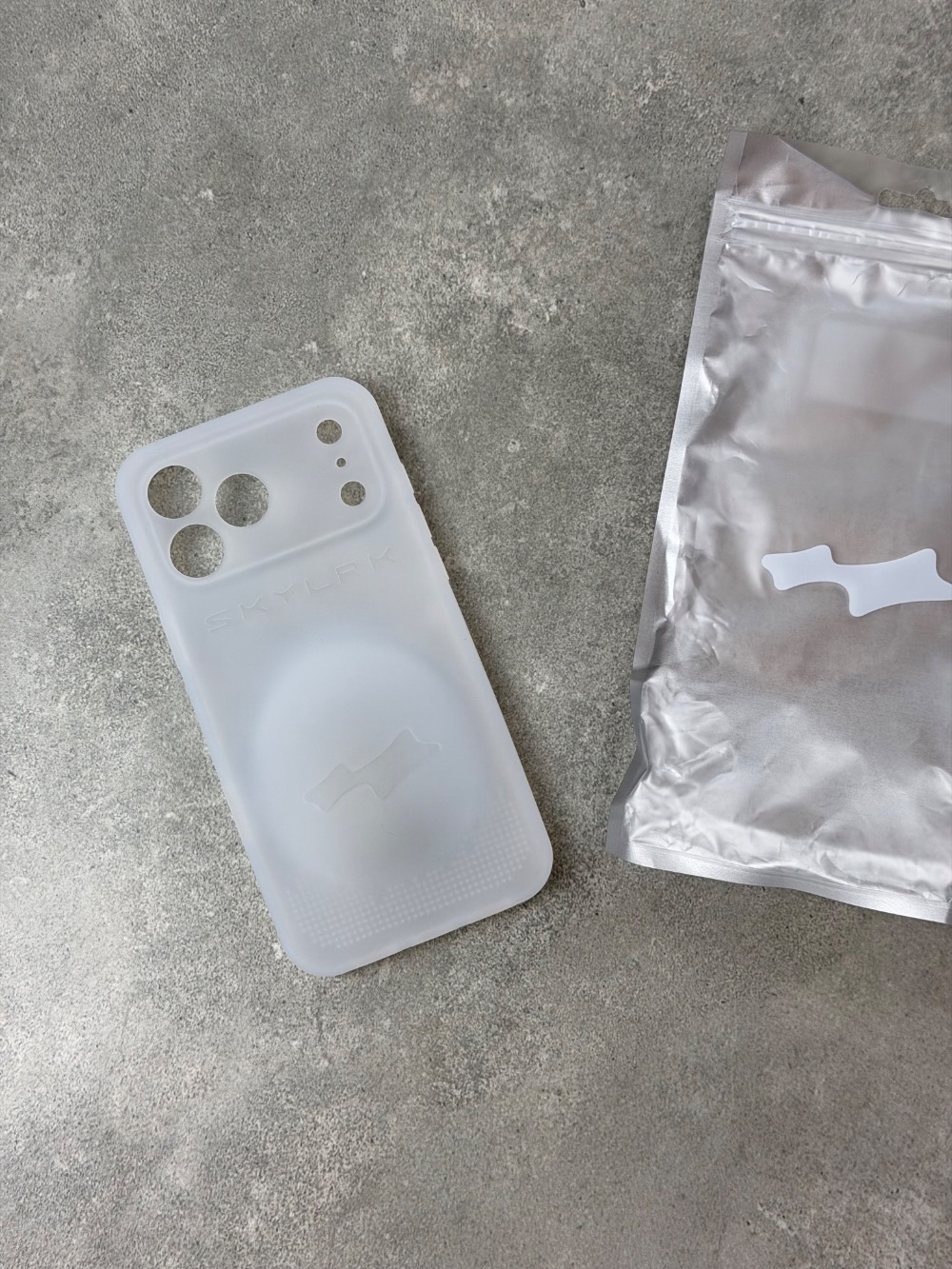 Case SKYLRK Iphone 17 Pro Max Clear