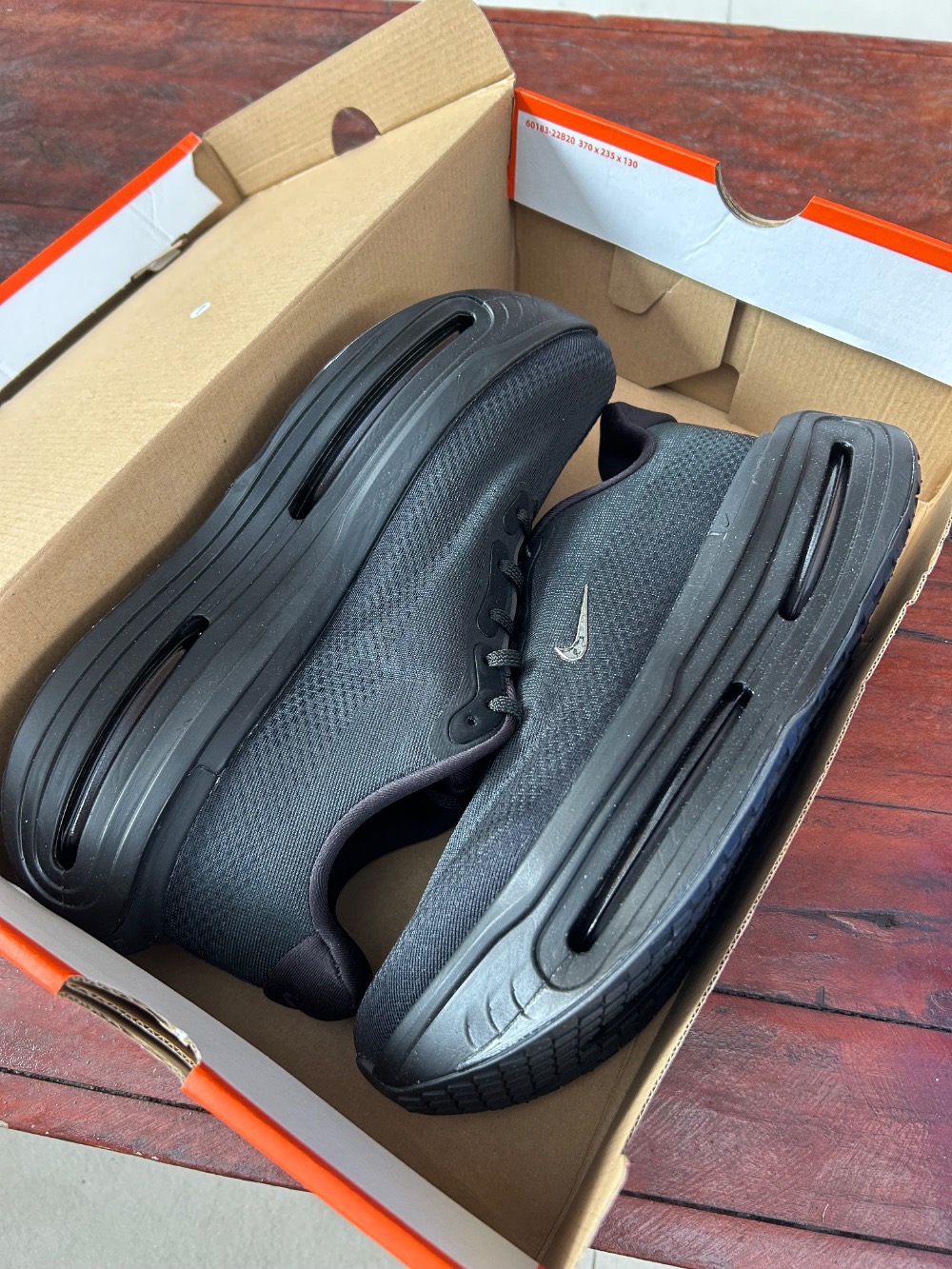Nike Vomero Premium Black — 42, Novo