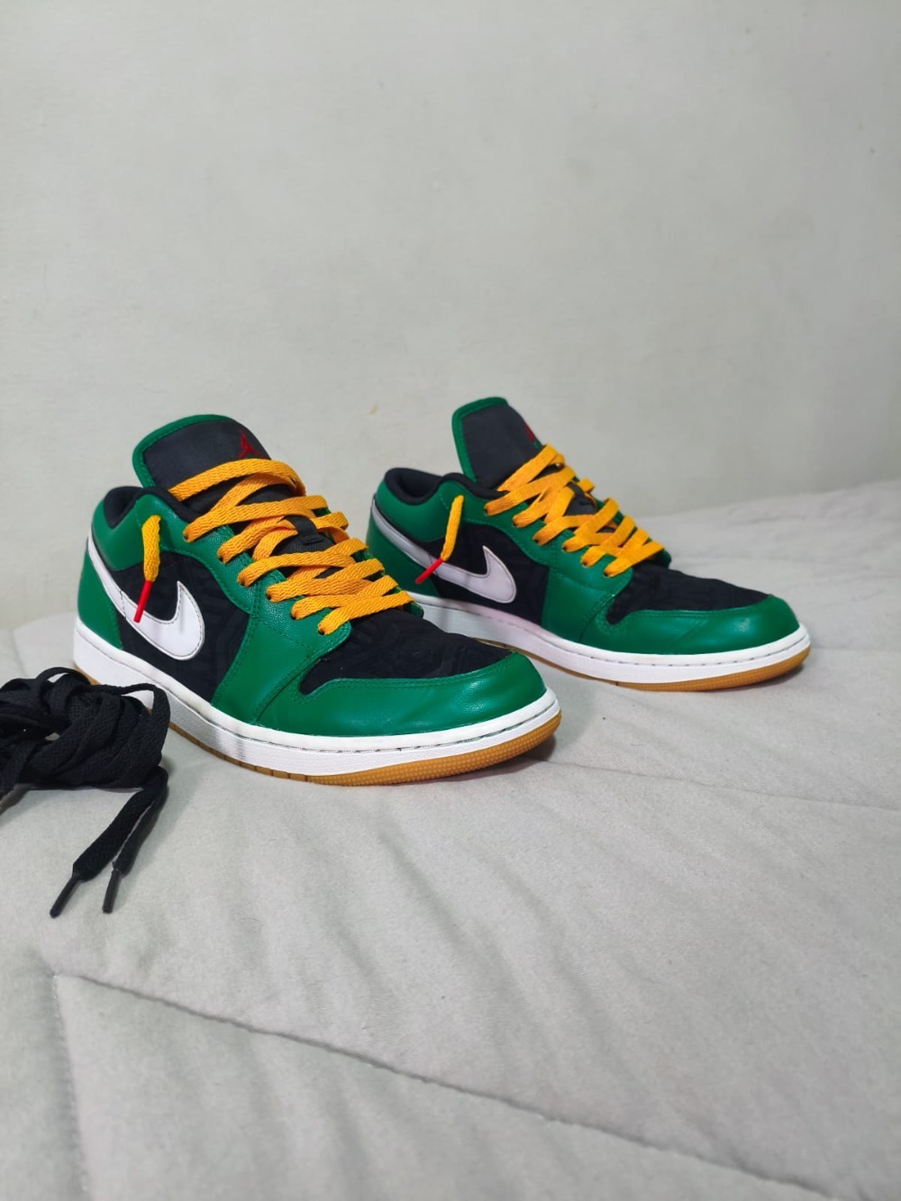 Air Jordan 1 Low SE Christmas — 43, Usado