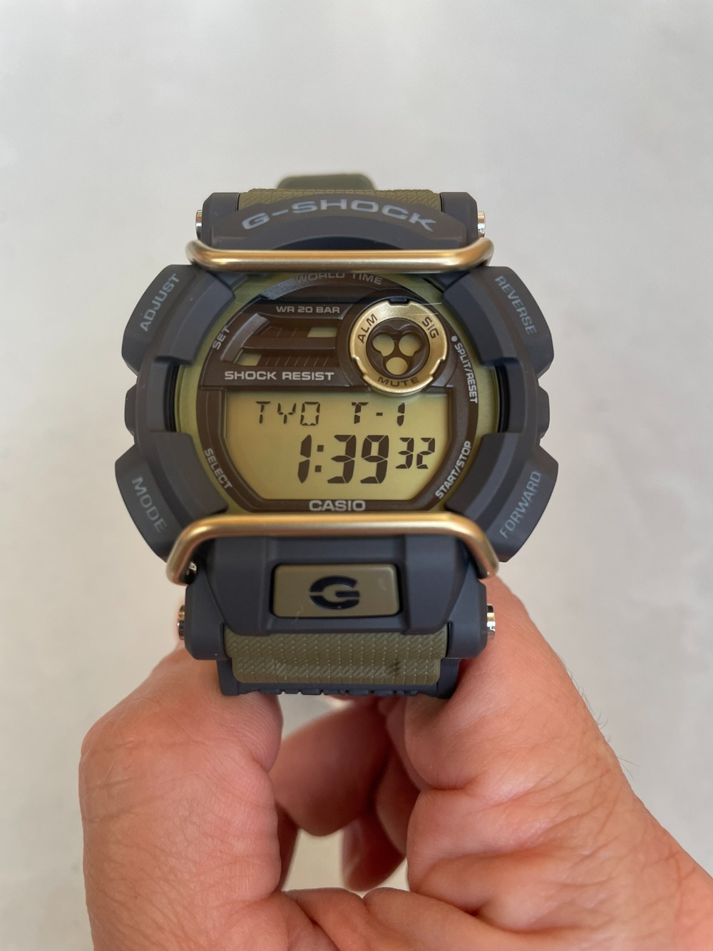 Relógio CASIO G-SHOCK GD-400-9DR