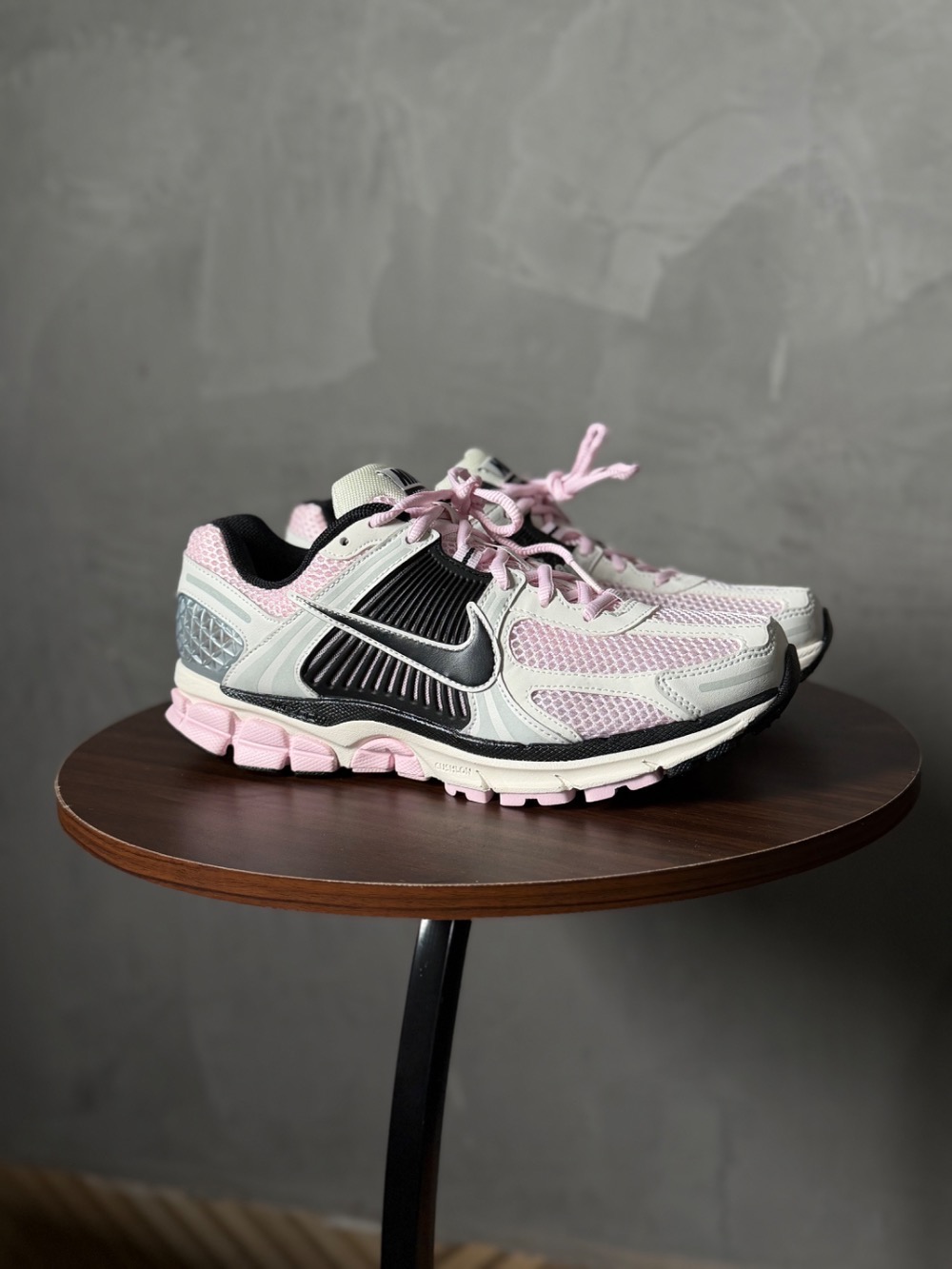 Nike Zoom Vomero 5 Pink Foam Phantom Metallic Platinum Black