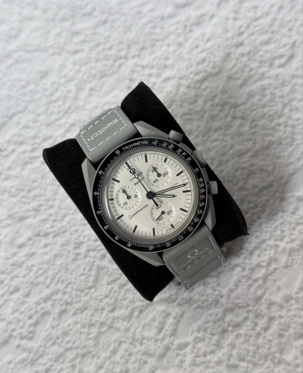 Swatch x Omega Relógio Moonwatch 1965 Grey