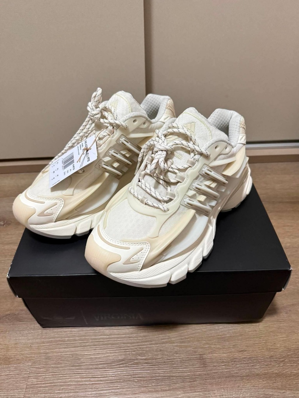 Pharrell Williams x adidas Adistar Jellyfish Chalk White