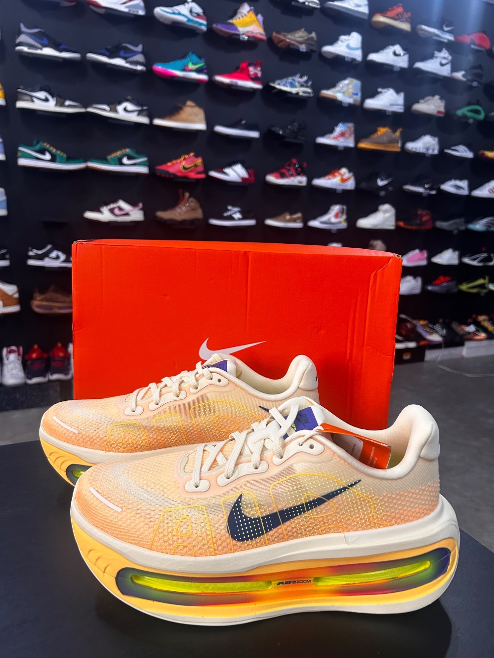 Nike Vomero Premium Alabaster — 41, Novo