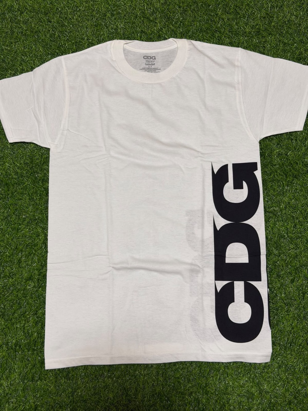 Camiseta HANES x COMME des GARÇONS