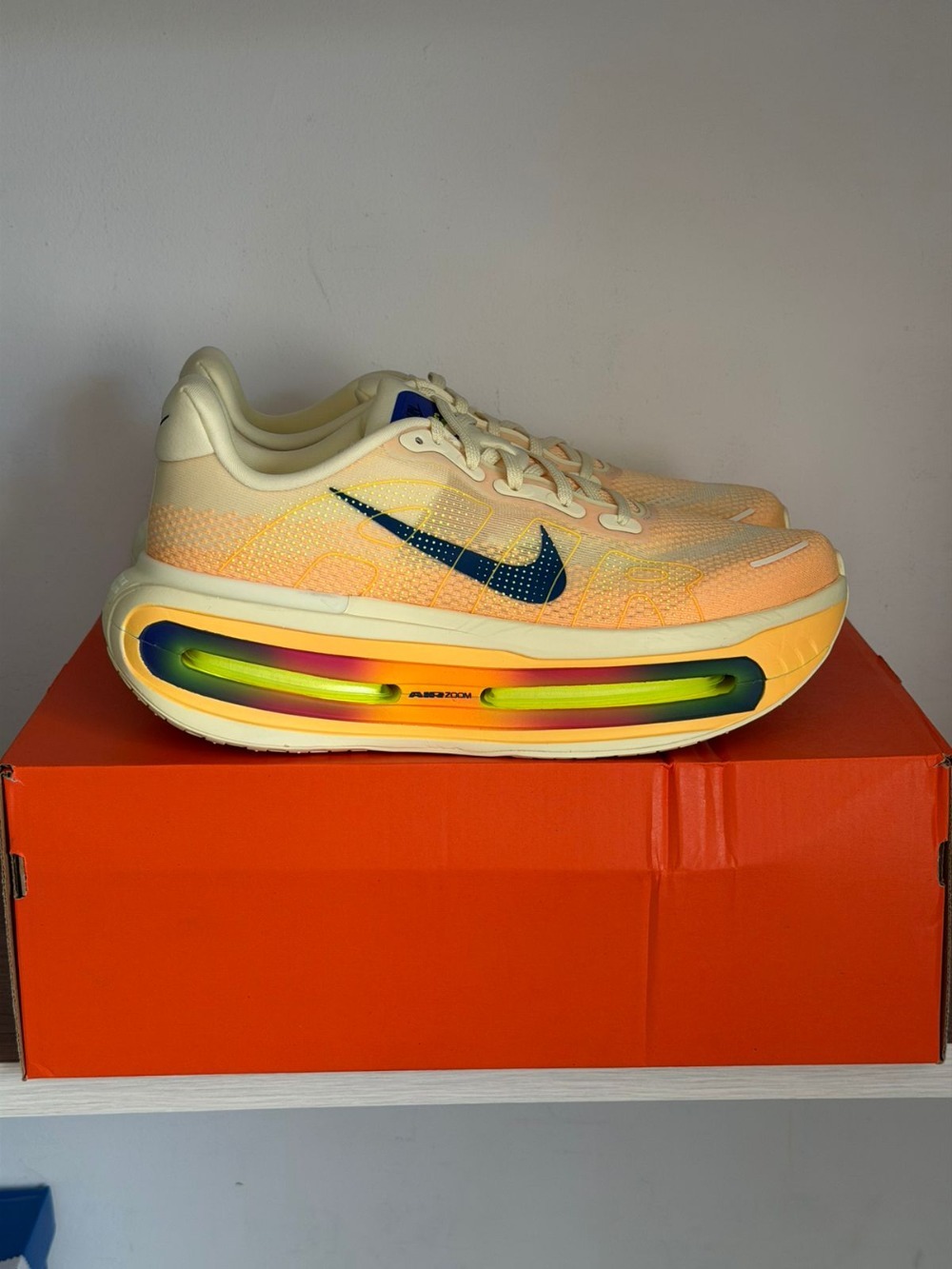 Nike Vomero Premium Alabaster — 41, Novo