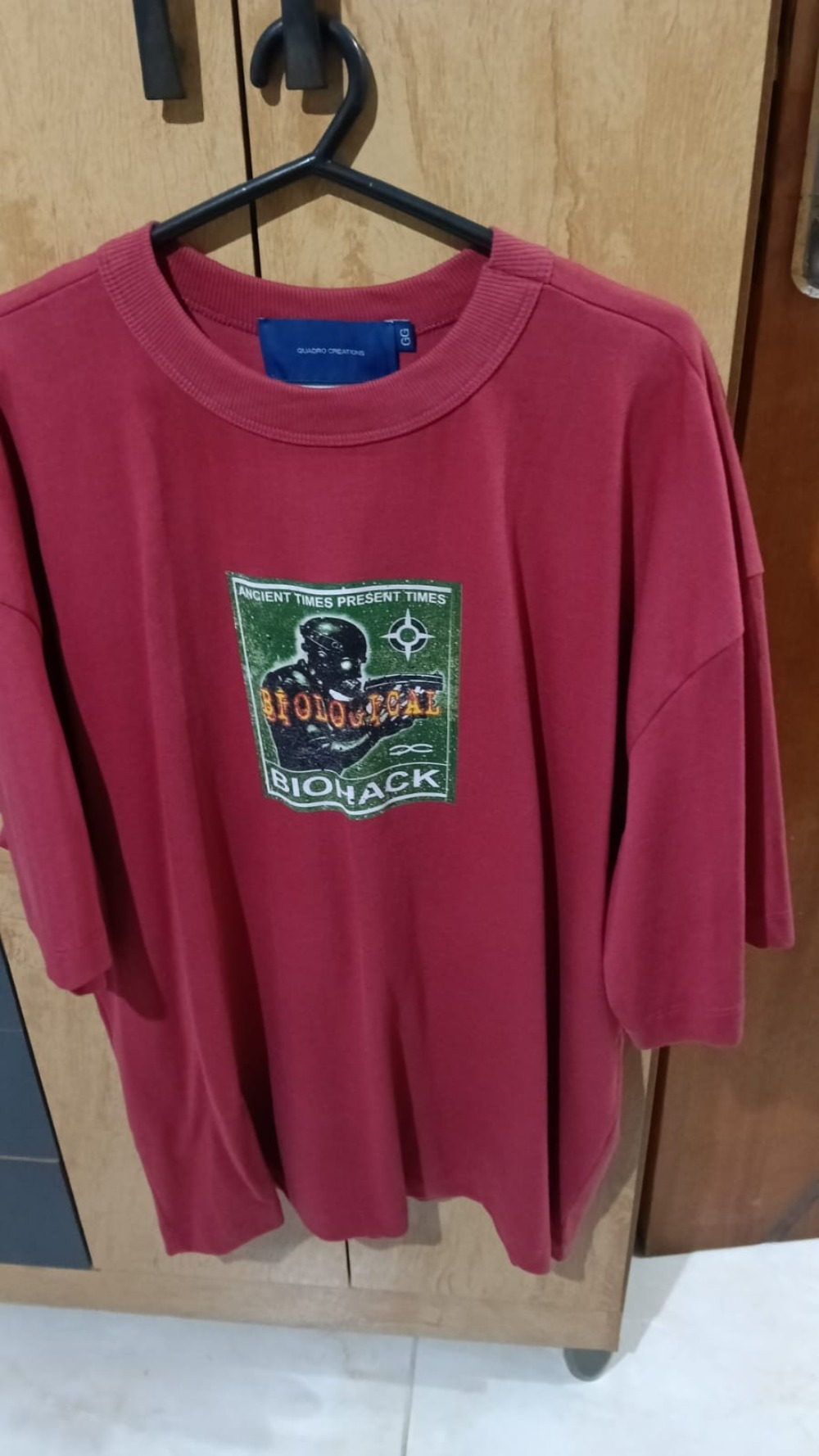 Quadro Creations Biohack red boxy tee