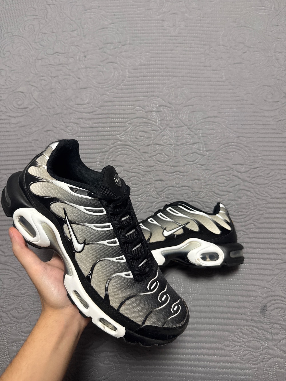 Nike Air Max Plus Black Metallic Silver