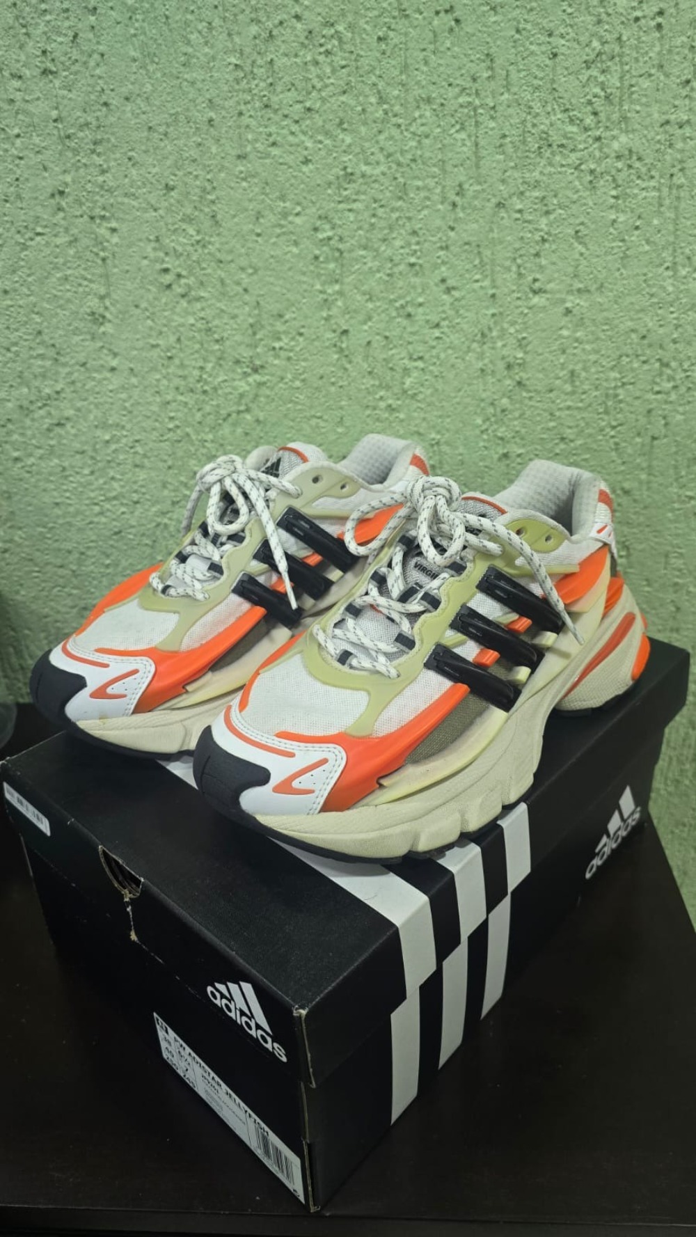 Pharrell Williams x adidas Adistar Jellyfish Focus Olive Orange