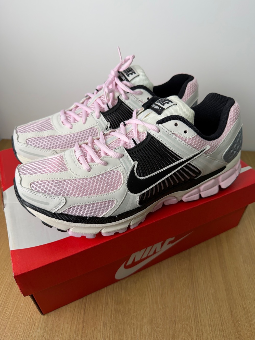 Nike Zoom Vomero 5 Pink Foam Phantom Metallic Platinum Black