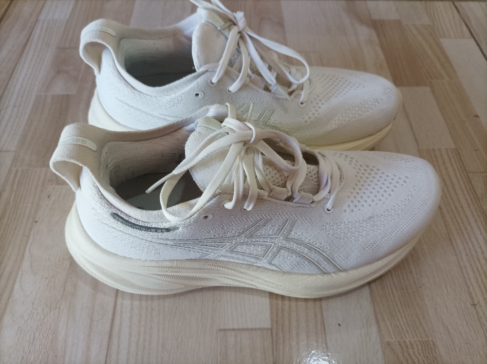 Tênis Asics gel Nimbus 26