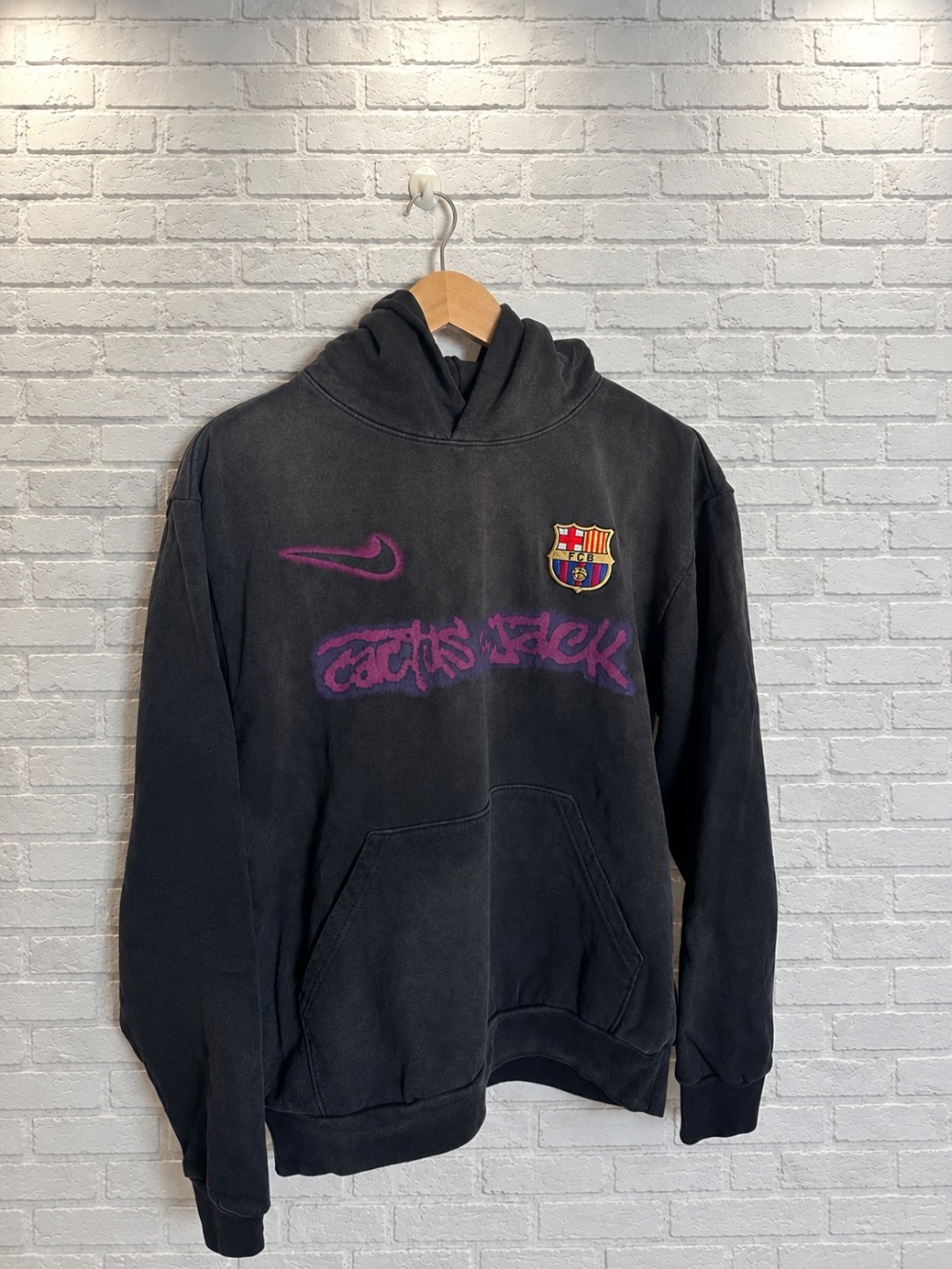 Travis Scott x FC Barcelona x Nike Moletom Spray Logo Black — M, Novo