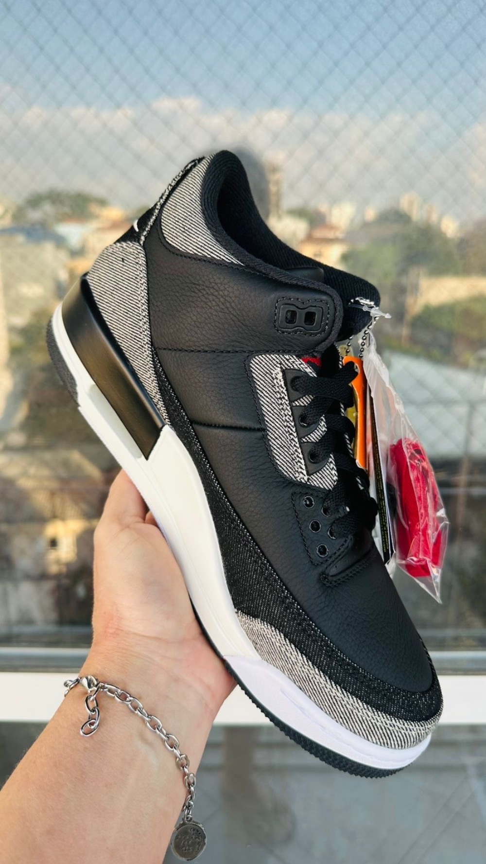 Levi's x Air Jordan 3 Black White — 40, Novo