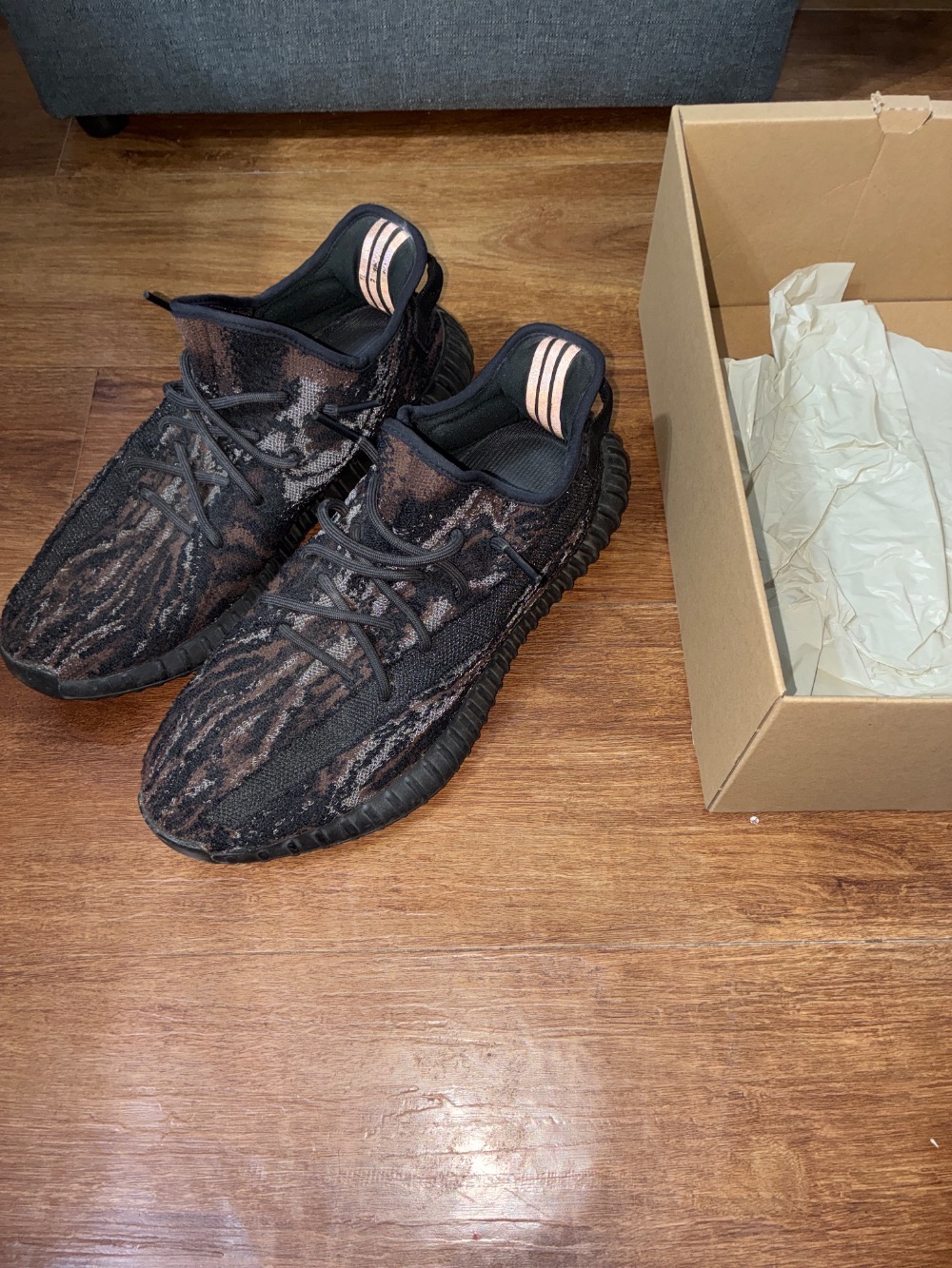 Yeezy Boost 350 V2 MX Rock — 43, Usado