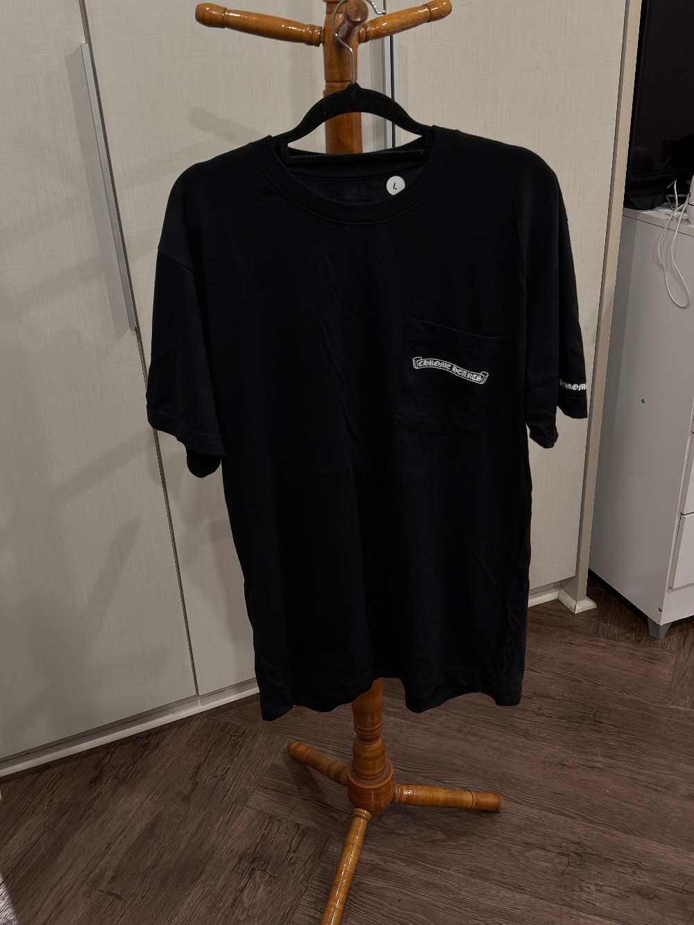 Camiseta Chrome Hearts NYC Scroll Logo Black Red White