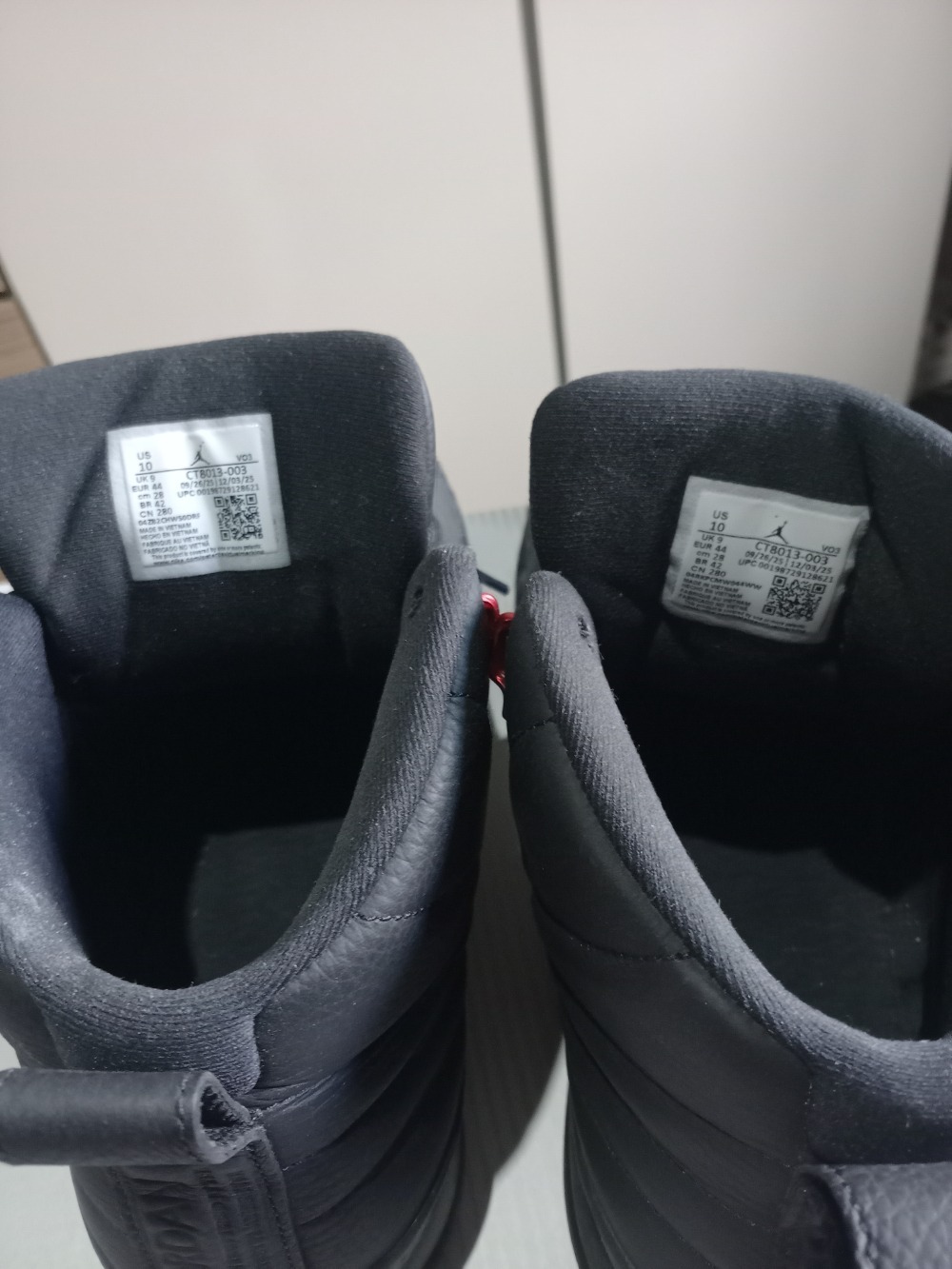 Air Jordan 12 Retro Bloodline Black
