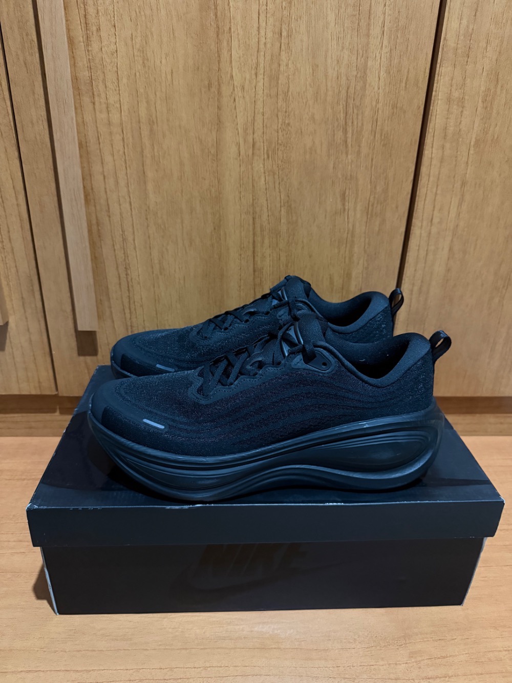 Nike Vomero Plus Black — 43.5, Novo