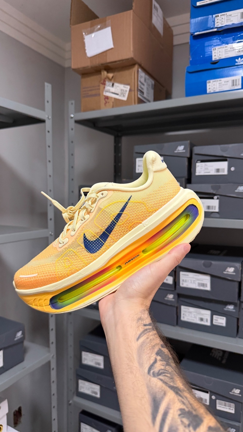Nike Vomero Premium Alabaster — 42, Novo