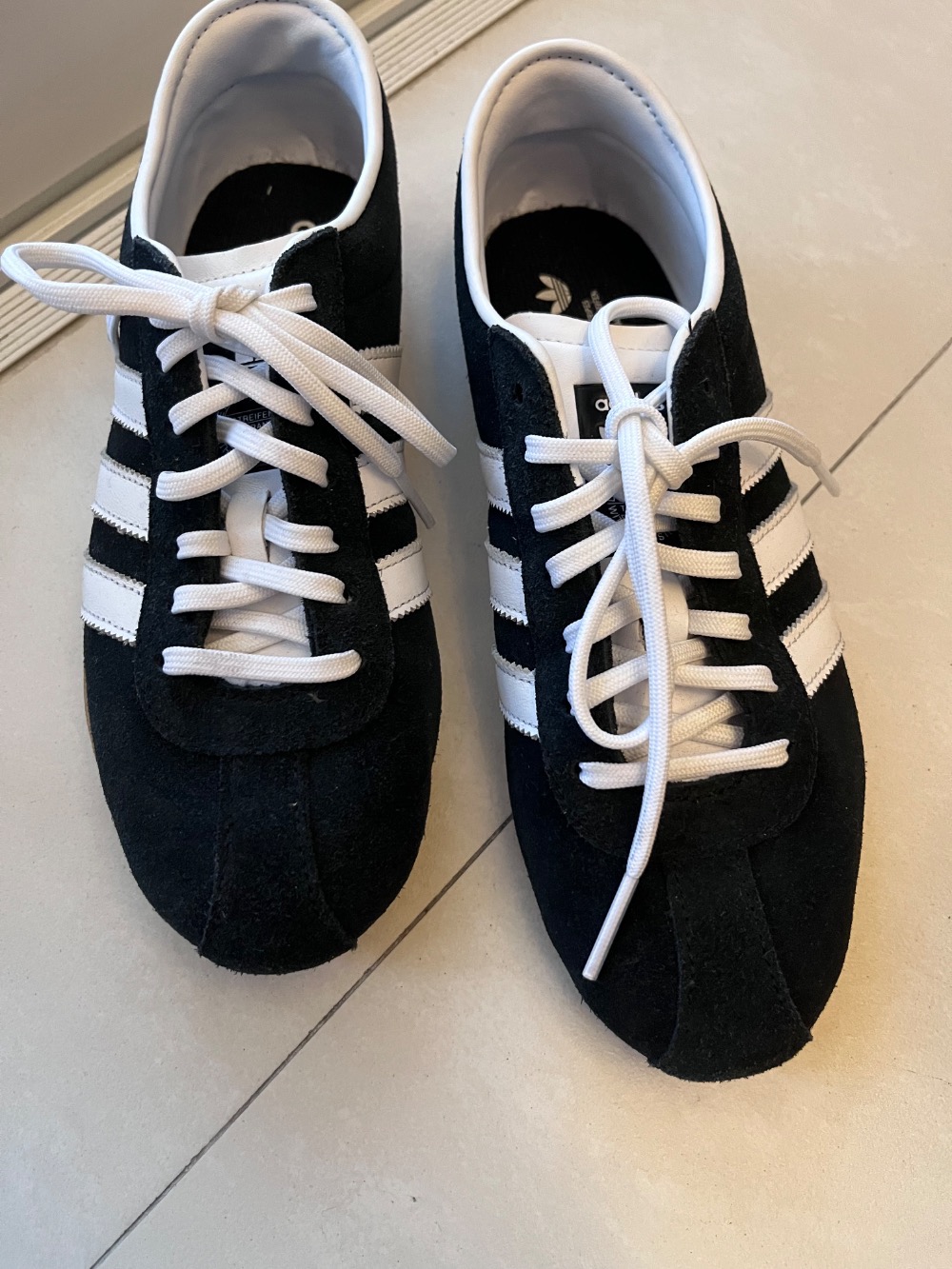 adidas Tokyo Core Black Cloud White