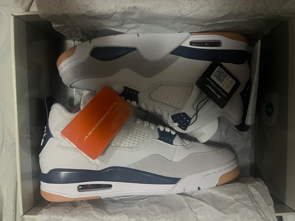 Nike SB x Air Jordan 4 Retro Navy