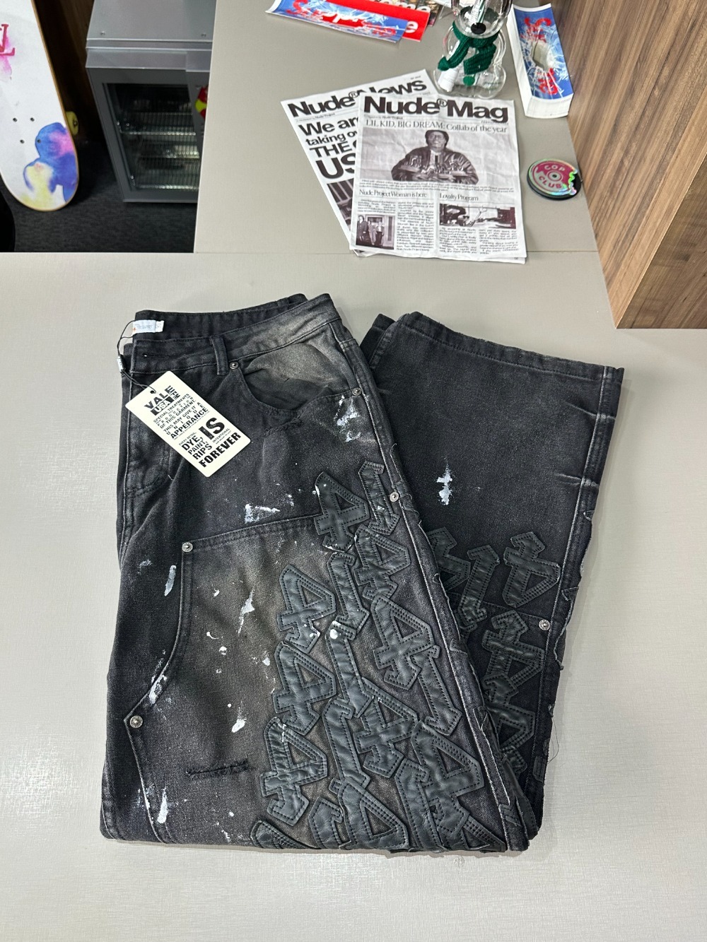 Calça Vale Lives Forever Black Cat Denim Black