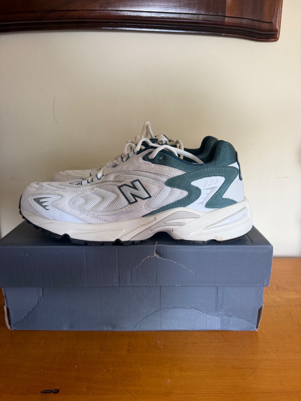 New Balance 725 Reflection White Green Grey