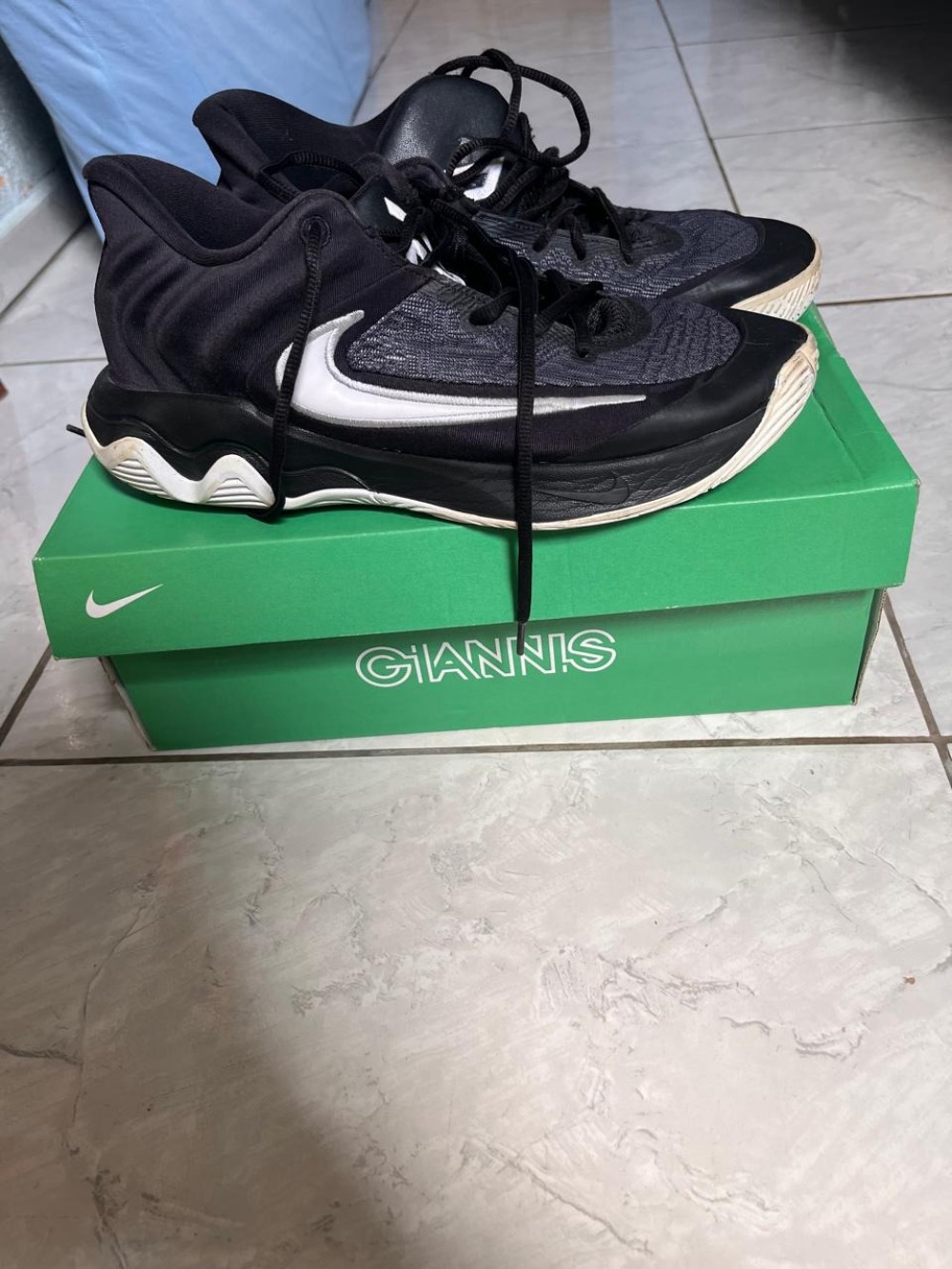 Nike Giannis Immortality 4 White Volt Wolf Grey Black — 40, Usado