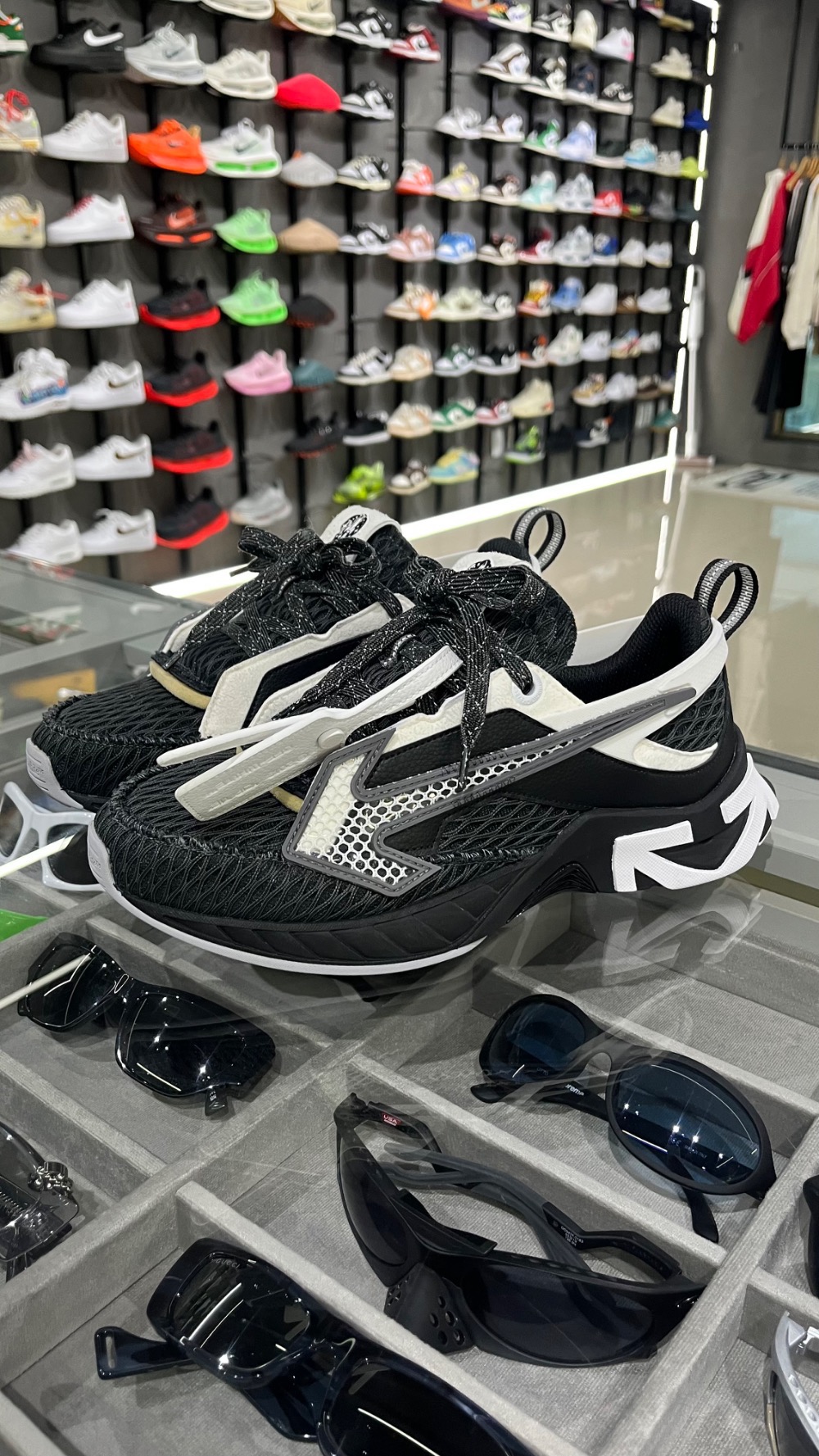 Tenis off-white Space memo