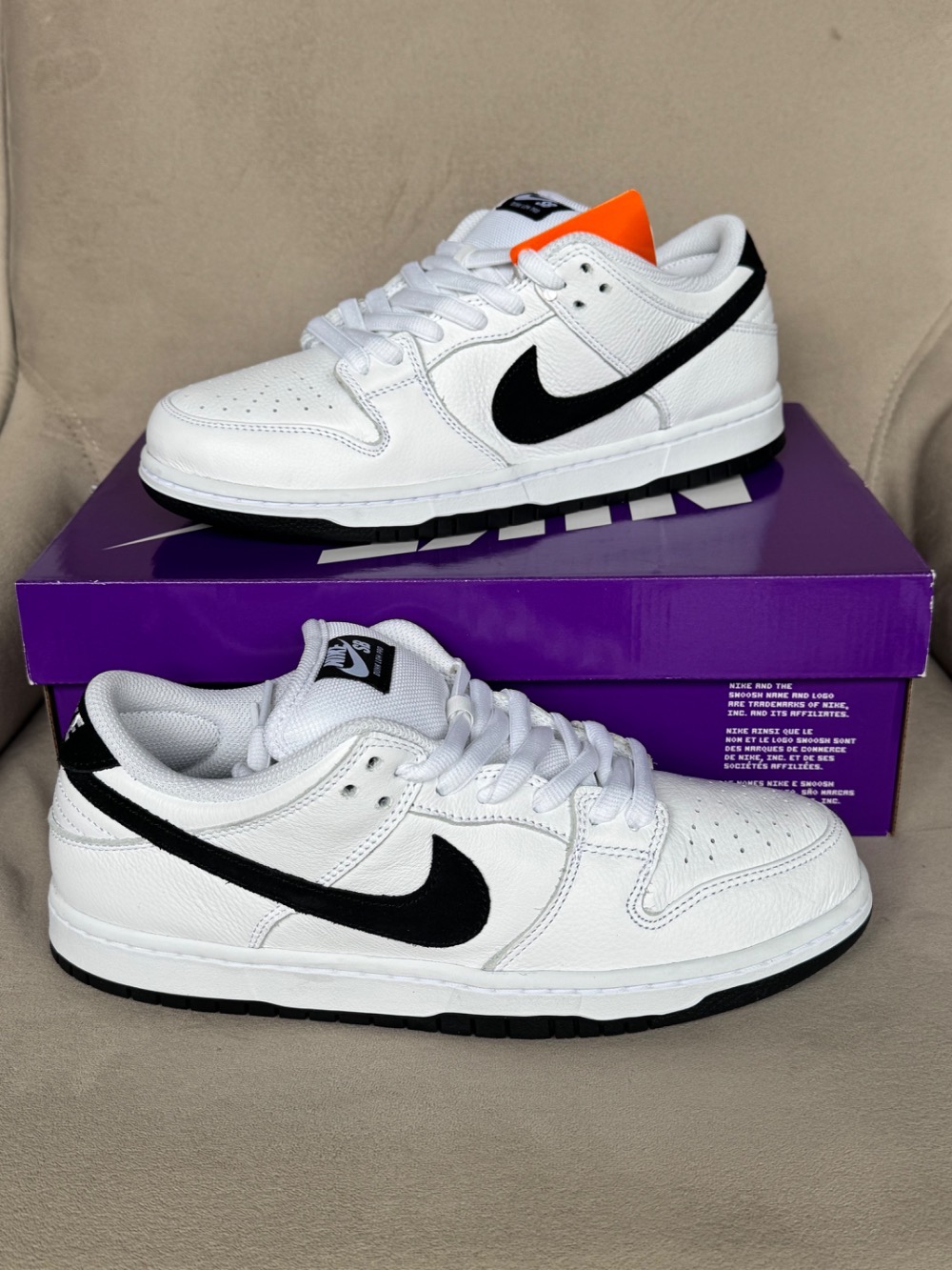 Nike SB Dunk Low Pro White Black