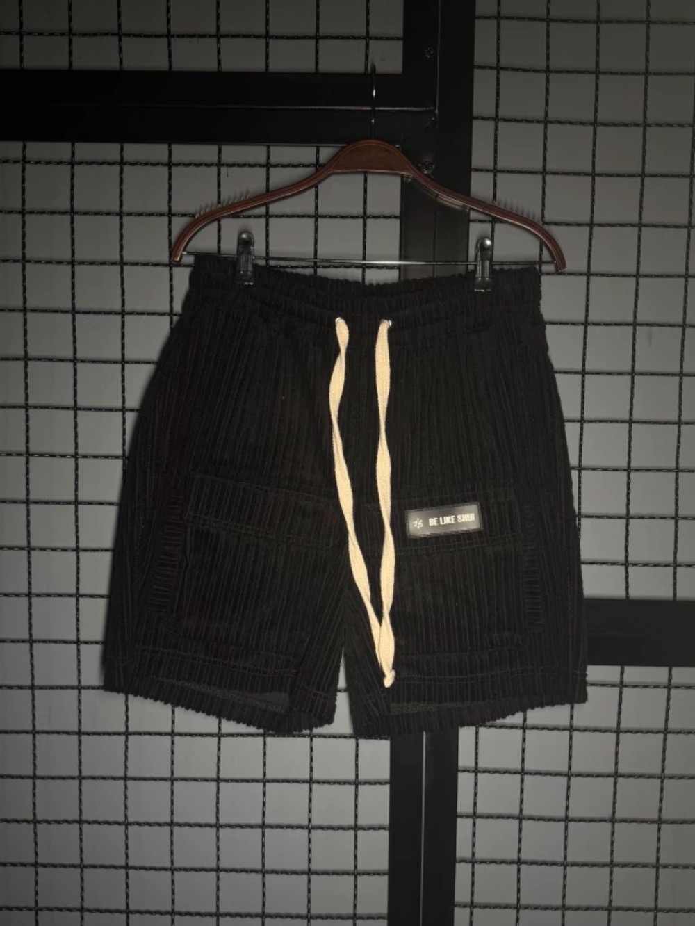 Short Shui Worker Fugu Preto