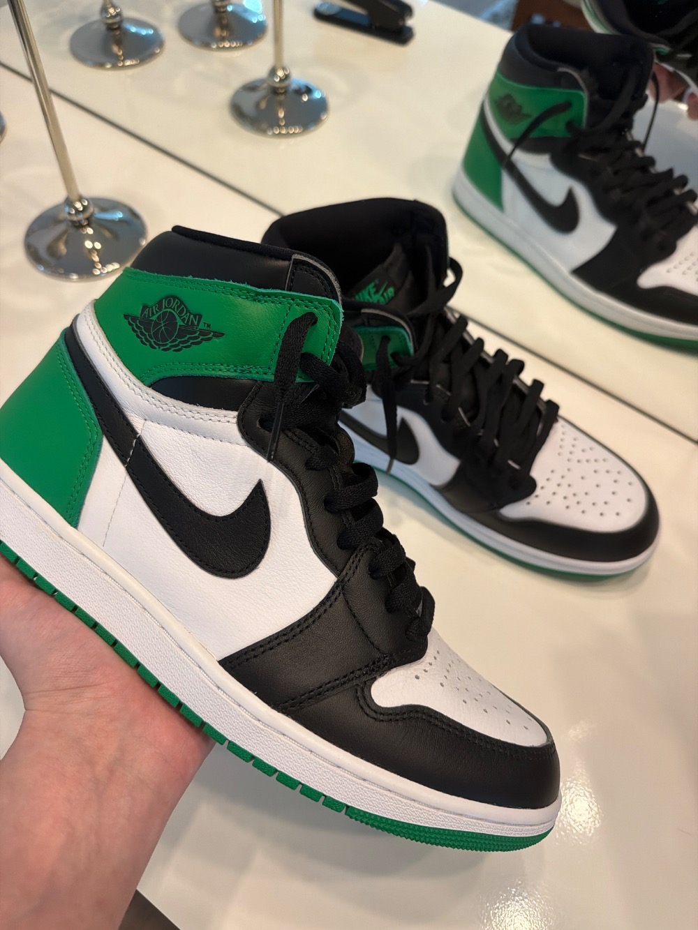 Air Jordan 1 High OG Lucky Green