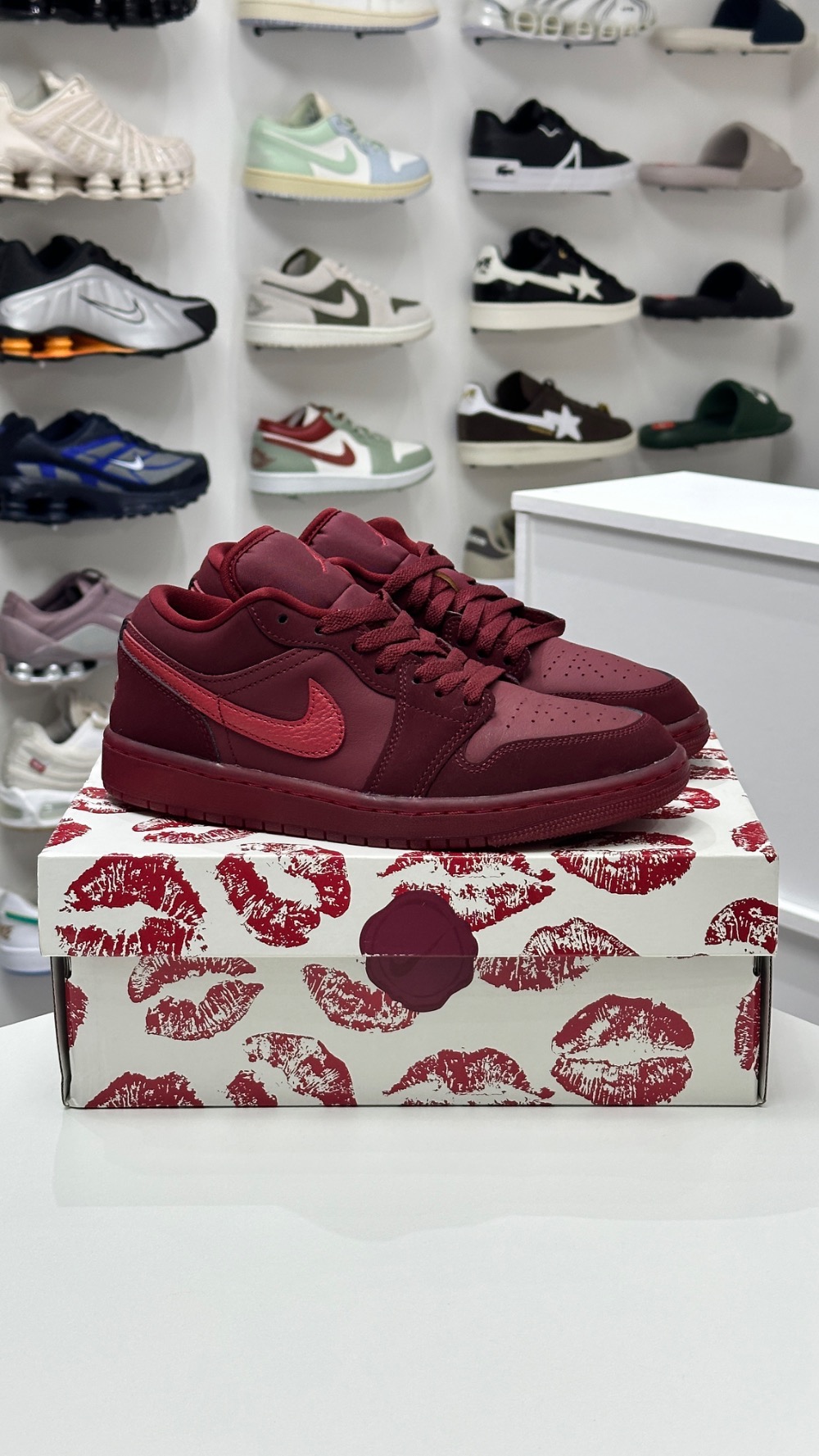 Nike Air Jordan 1 Low Valentine’s Day Team Sierra Red — 37, Novo