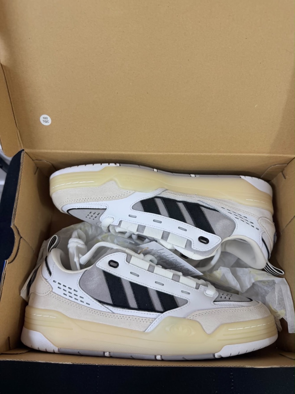 adidas ADI2000 Cloud White Core Black Chalk White