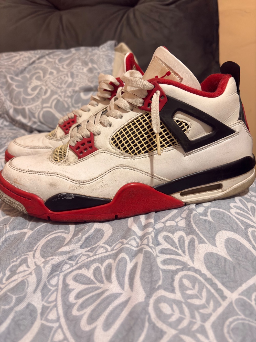 Air Jordan 4 Fire Red (2020)