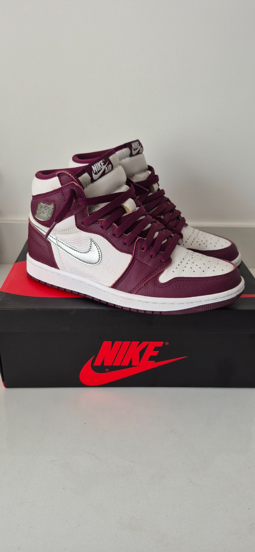 Air Jordan 1 High OG Bordeaux