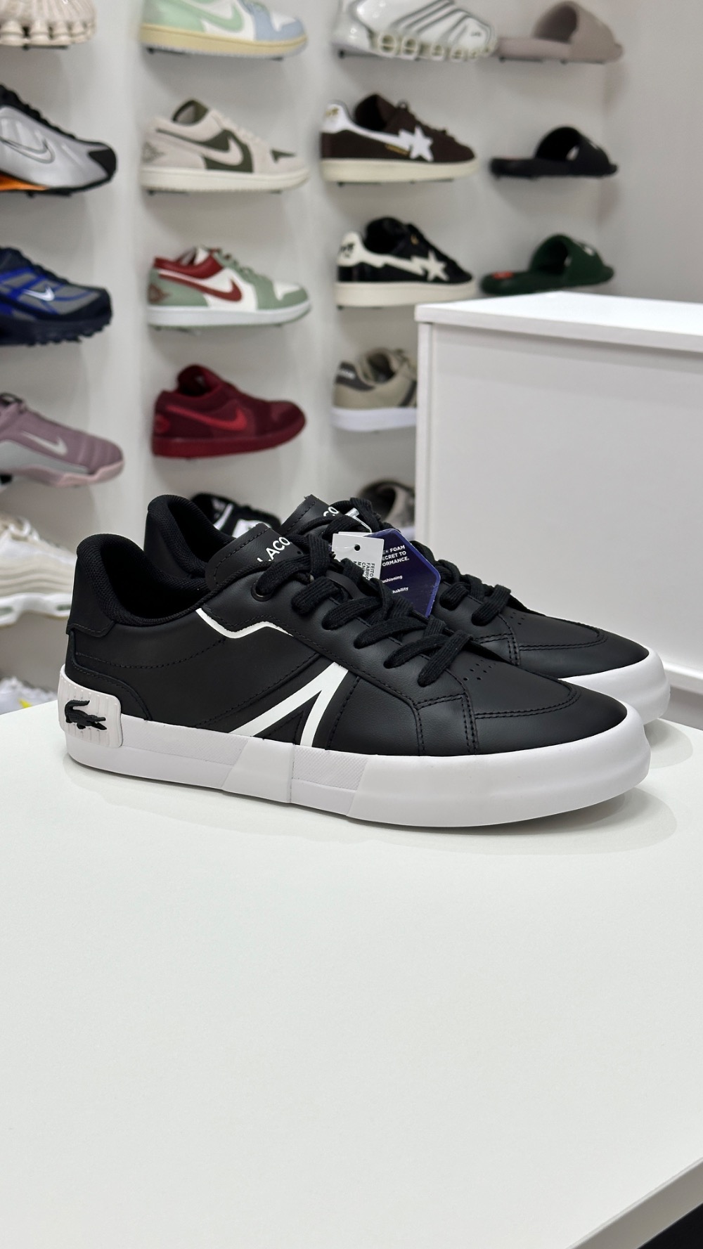Lacoste L004 Black White