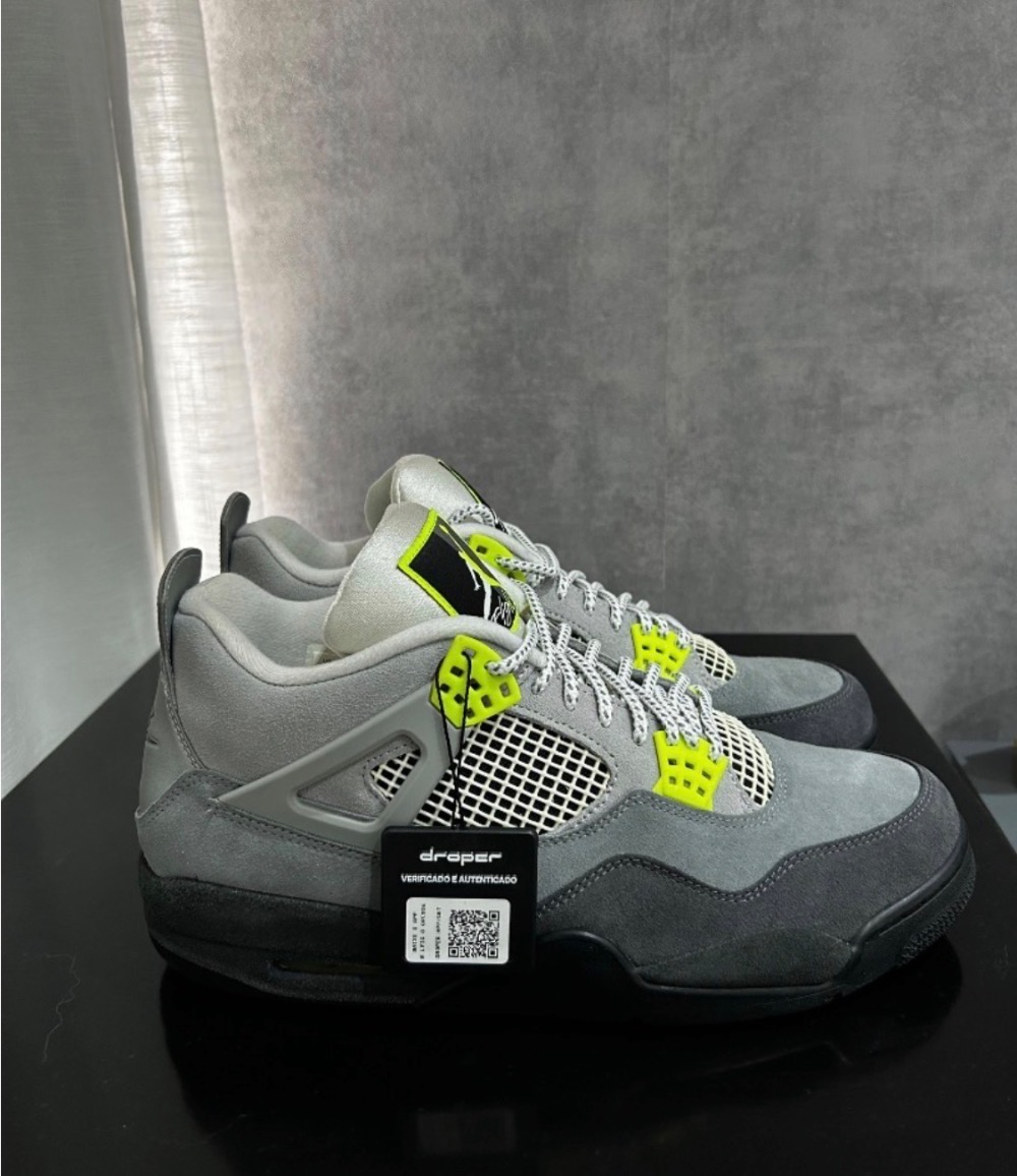 Air Jordan 4 Retro 95' Neon