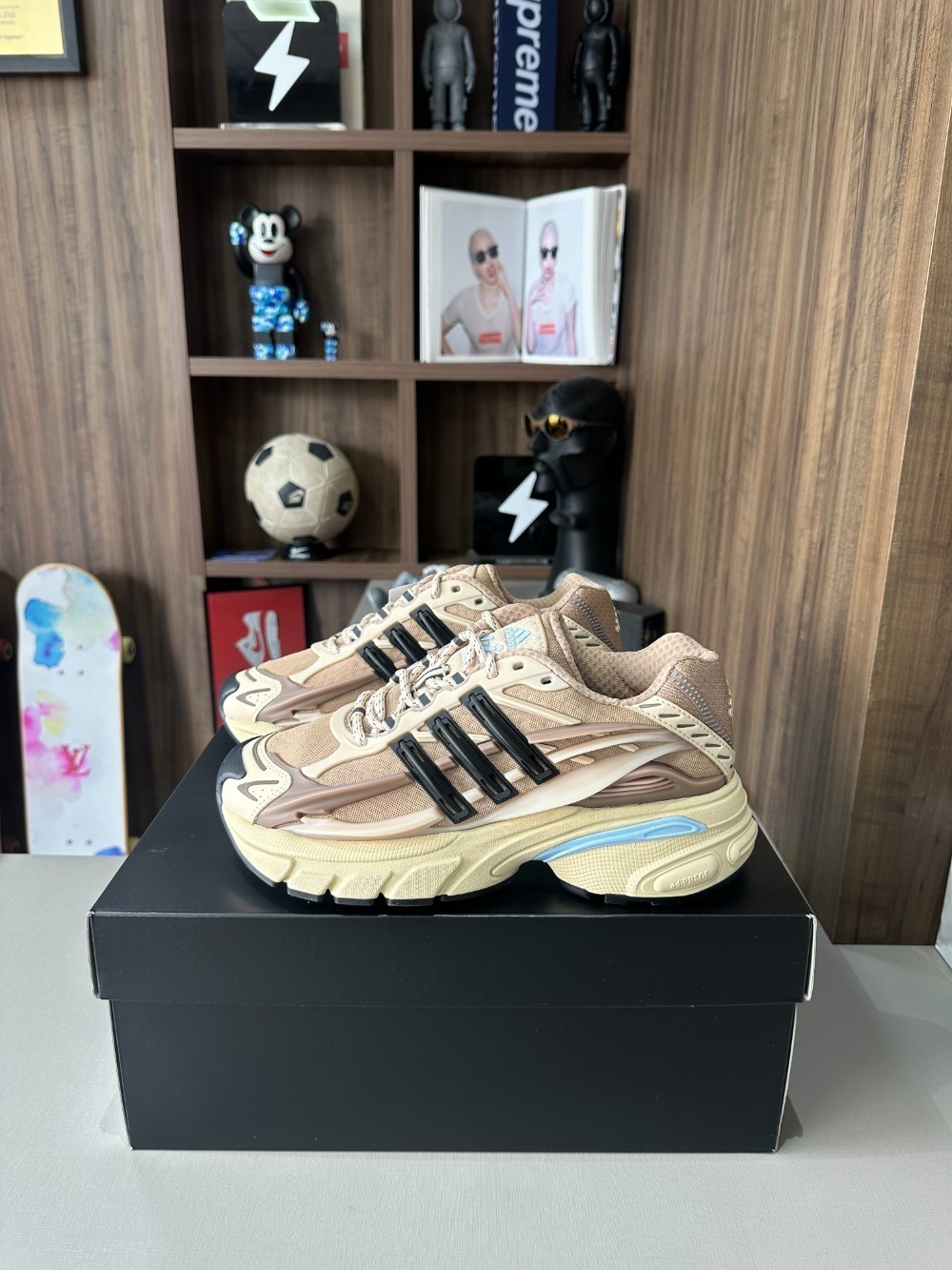 Pharrell Williams x adidas Adistar Jellyfish Crystal Sand Trace Brown