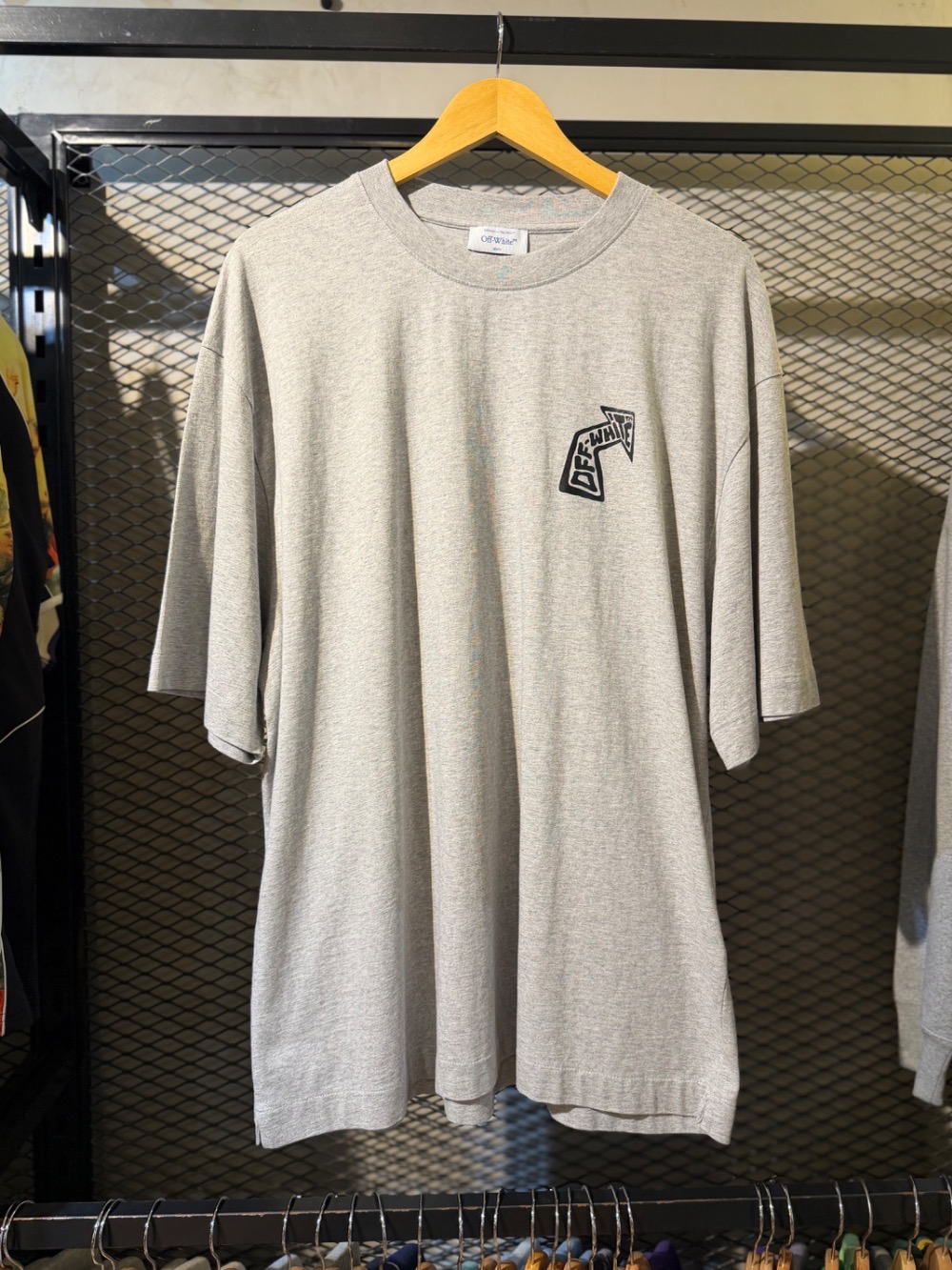 Camiseta Off-White Nails - cinza