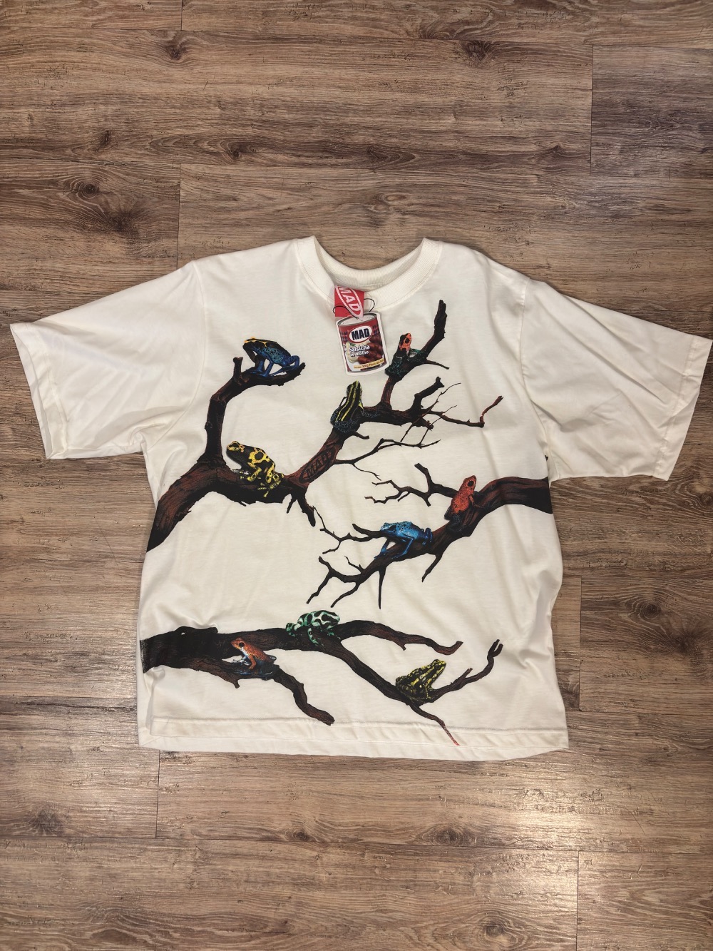 Camiseta Mad Enlatados Anfíbios